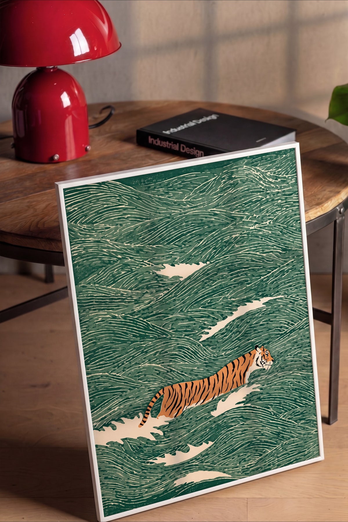Dalgalarda Kaplan Poster – Beyaz Çerçeveli Tablo
