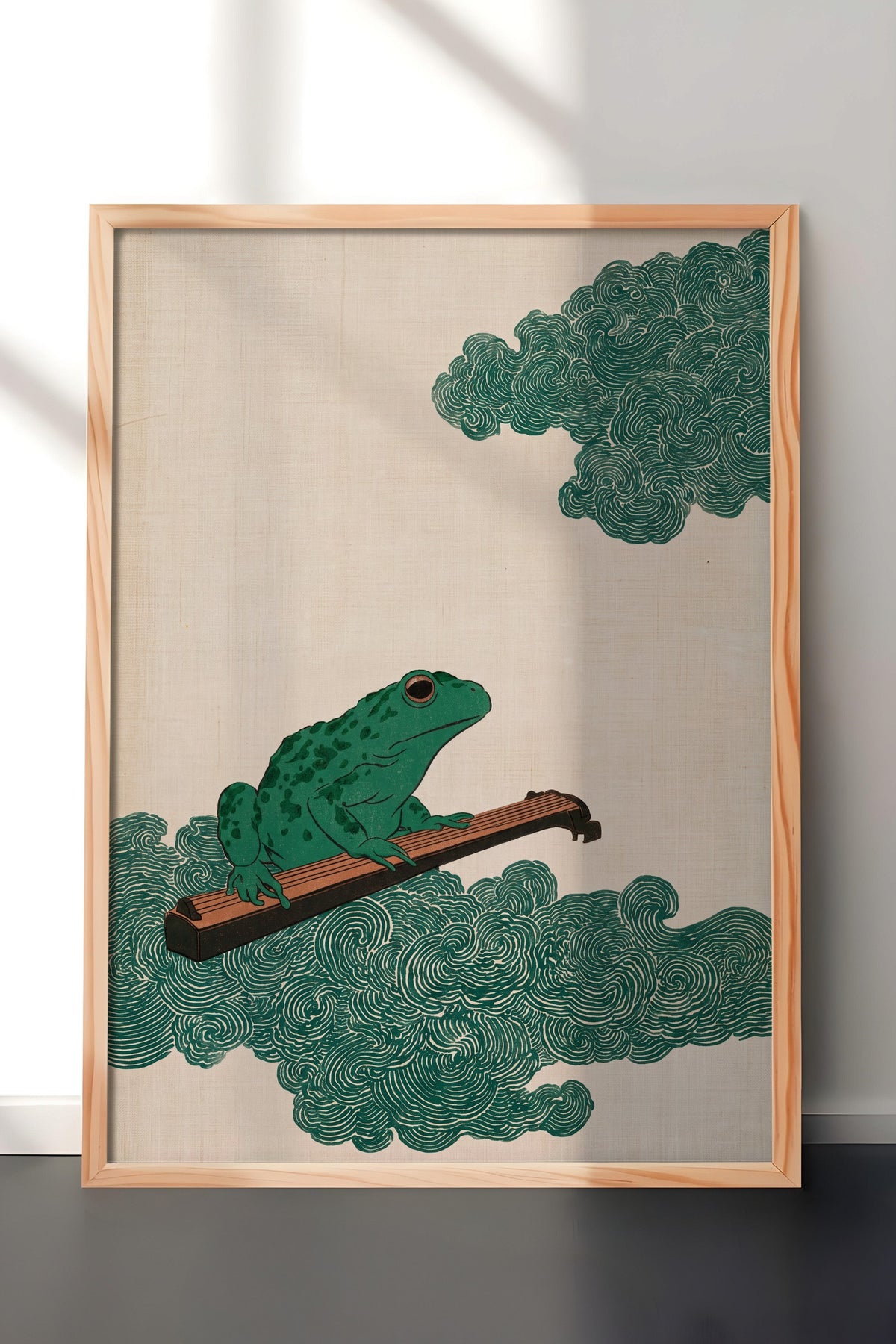 Guzheng Çalan Kurbağa Poster – Ahşap Çerçeveli Tablo