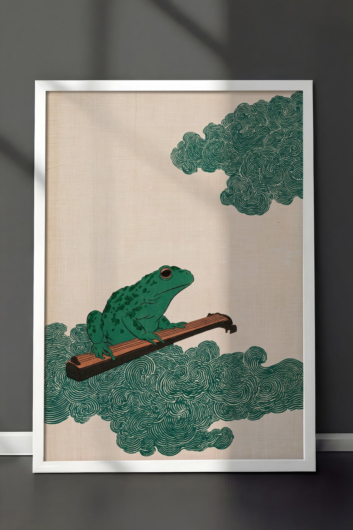 Guzheng Çalan Kurbağa Poster – Beyaz Çerçeveli Tablo