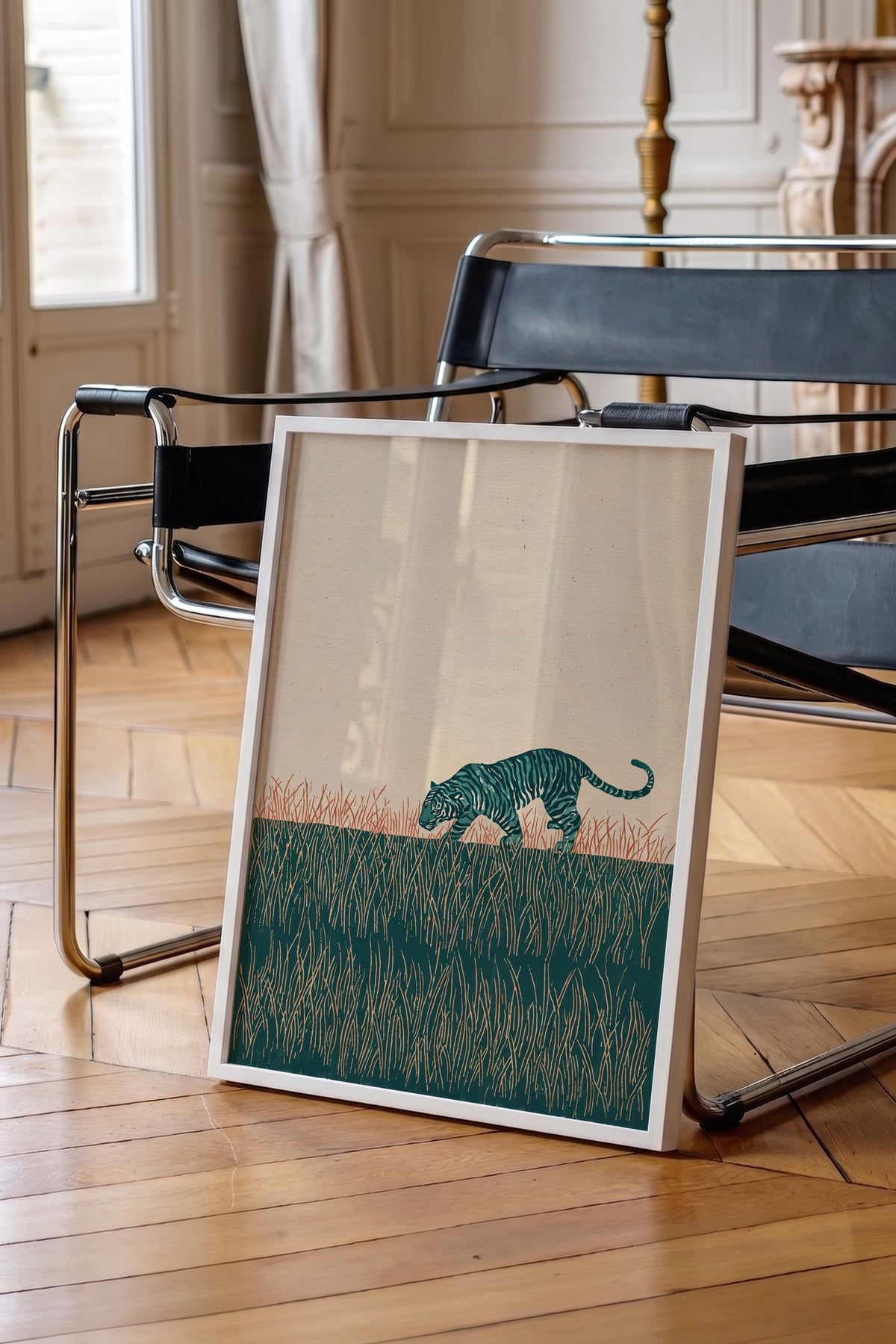 Otların Arasında Kaplan Poster – Beyaz Çerçeveli Tablo