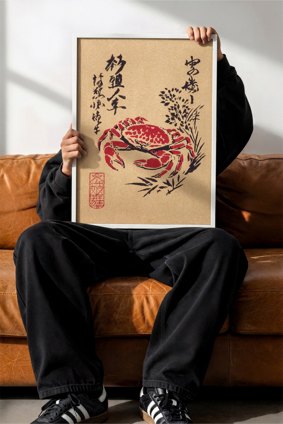 Kırmızı Yengeç ve Japon Kaligrafisi Poster – Beyaz Çerçeveli Tablo