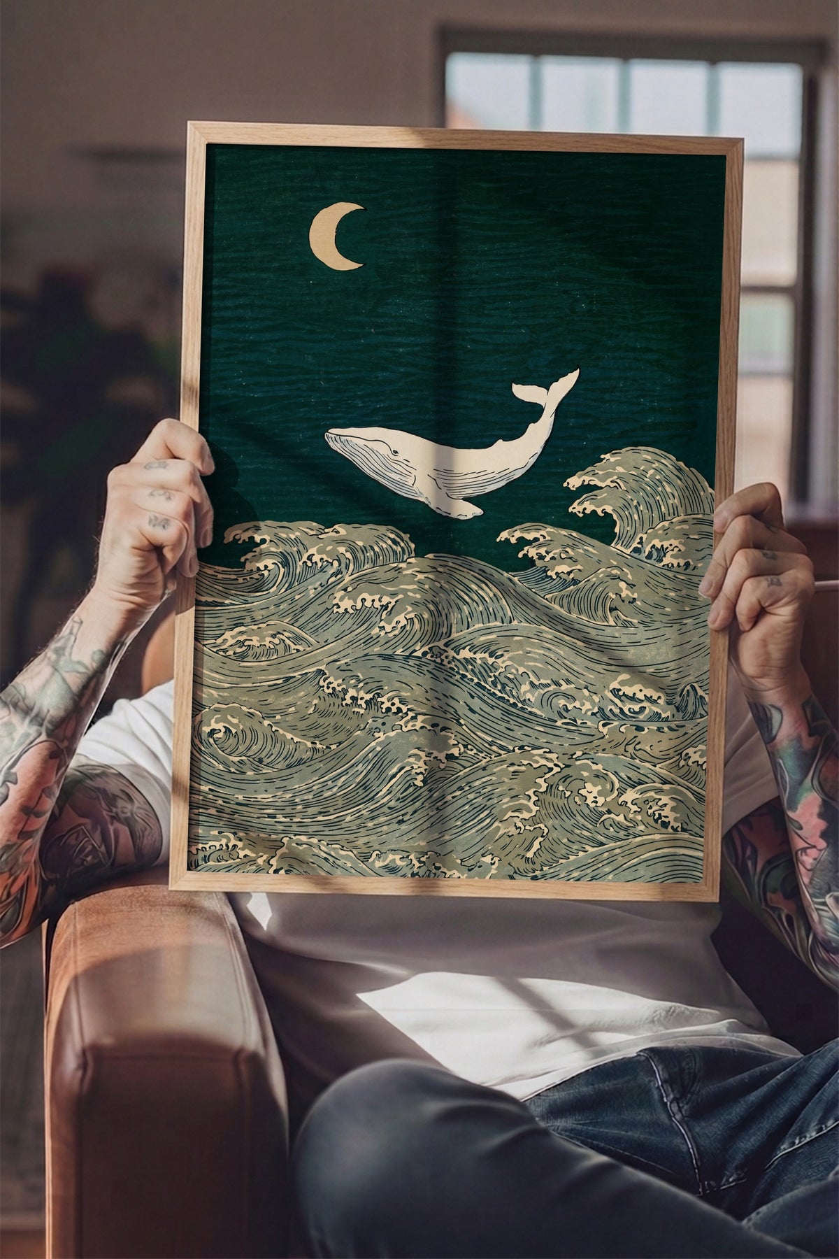 Ay Işığında Balina ve Dalgalar Poster – Ahşap Çerçeveli Tablo