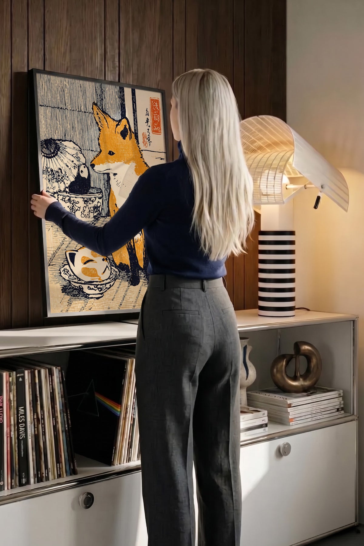 Tilki ve Panda Bebek Figürü Poster – Siyah Çerçeveli Tablo