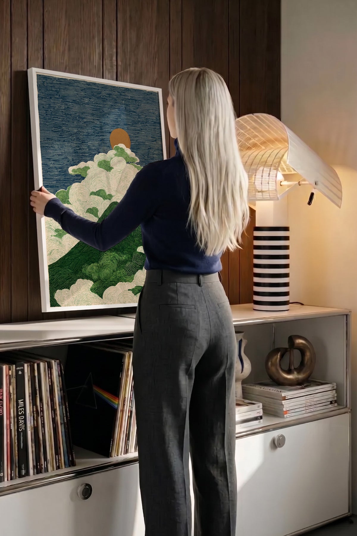 Bulutlar Üzerinde Dağ ve Güneş Poster – Beyaz Çerçeveli Tablo