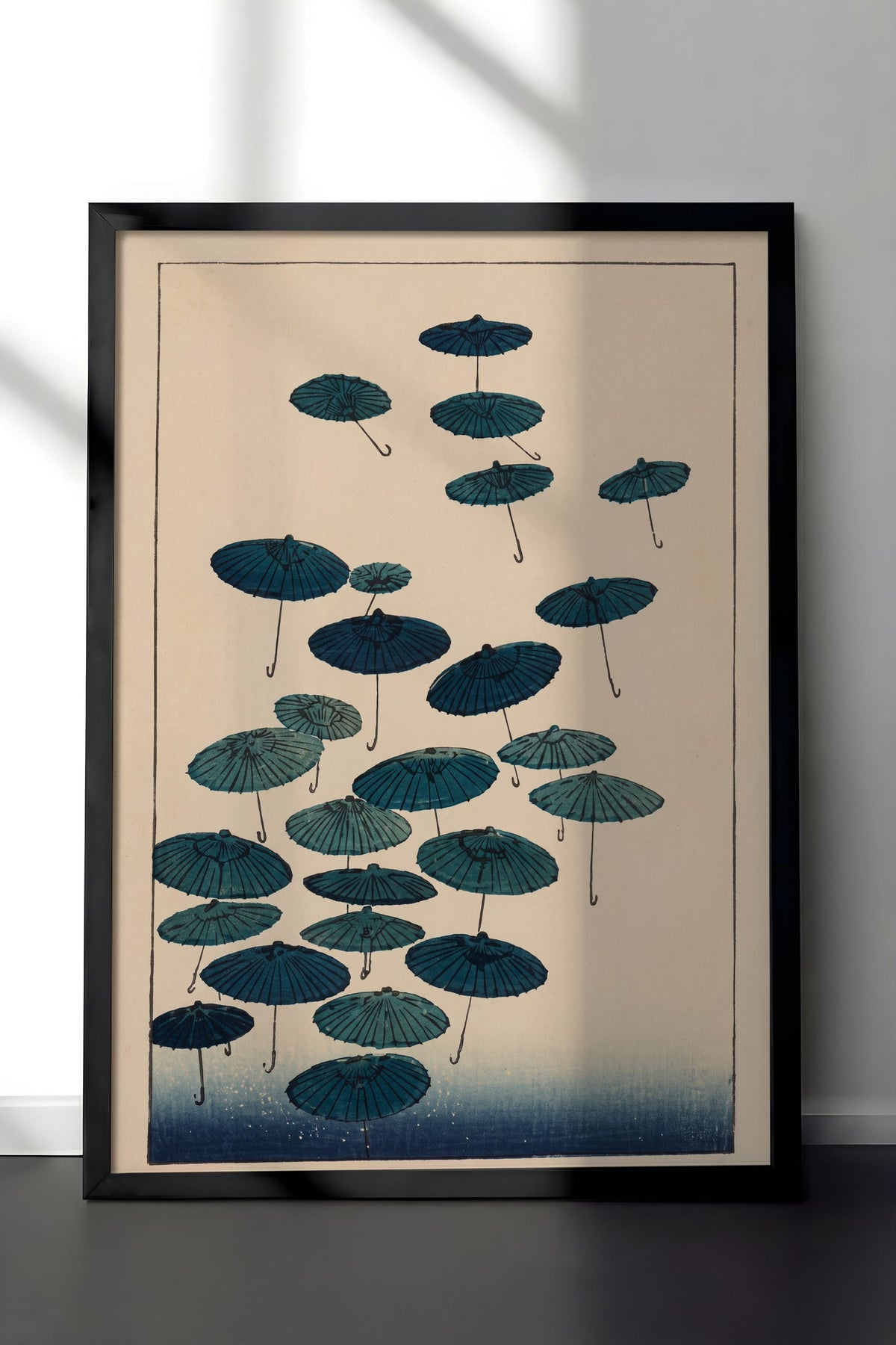 Uçuşan Japon Şemsiyeleri Poster – Siyah Çerçeveli Tablo