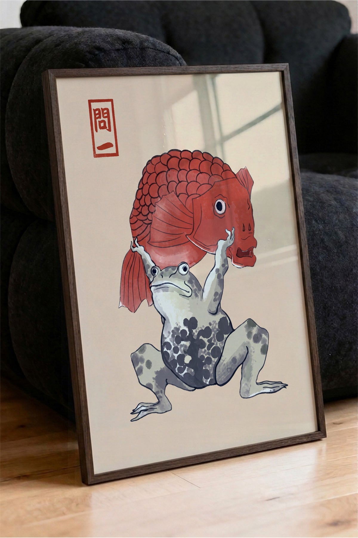 Kurbağa ve Japon Balığı Poster – Kahverengi Çerçeveli Tablo