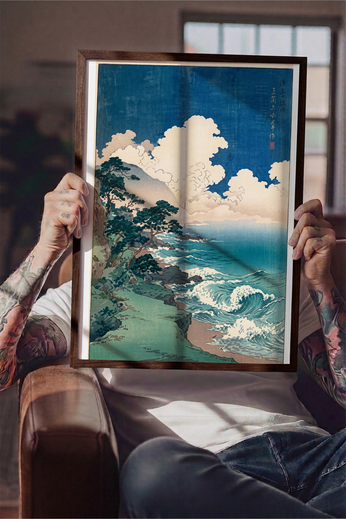 Fırtınalı Deniz Kıyısında Çam Ağaçları Poster – Kahverengi Çerçeveli Tablo