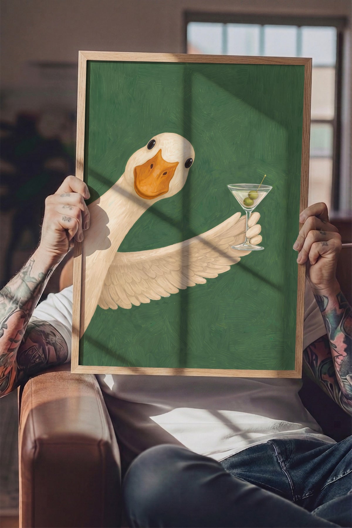 Martini Kadehli Şık Ördek Poster – Ahşap Çerçeveli Tablo