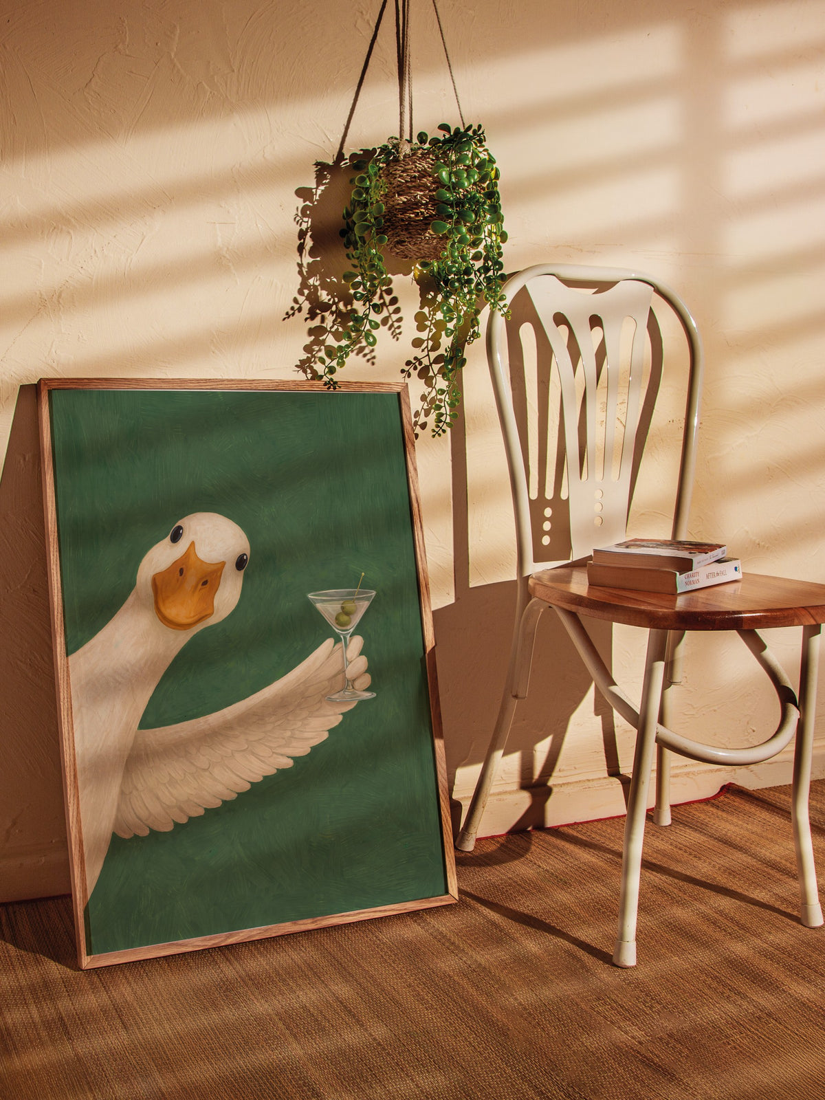 Martini Kadehli Şık Ördek Poster – Ahşap Çerçeveli Tablo