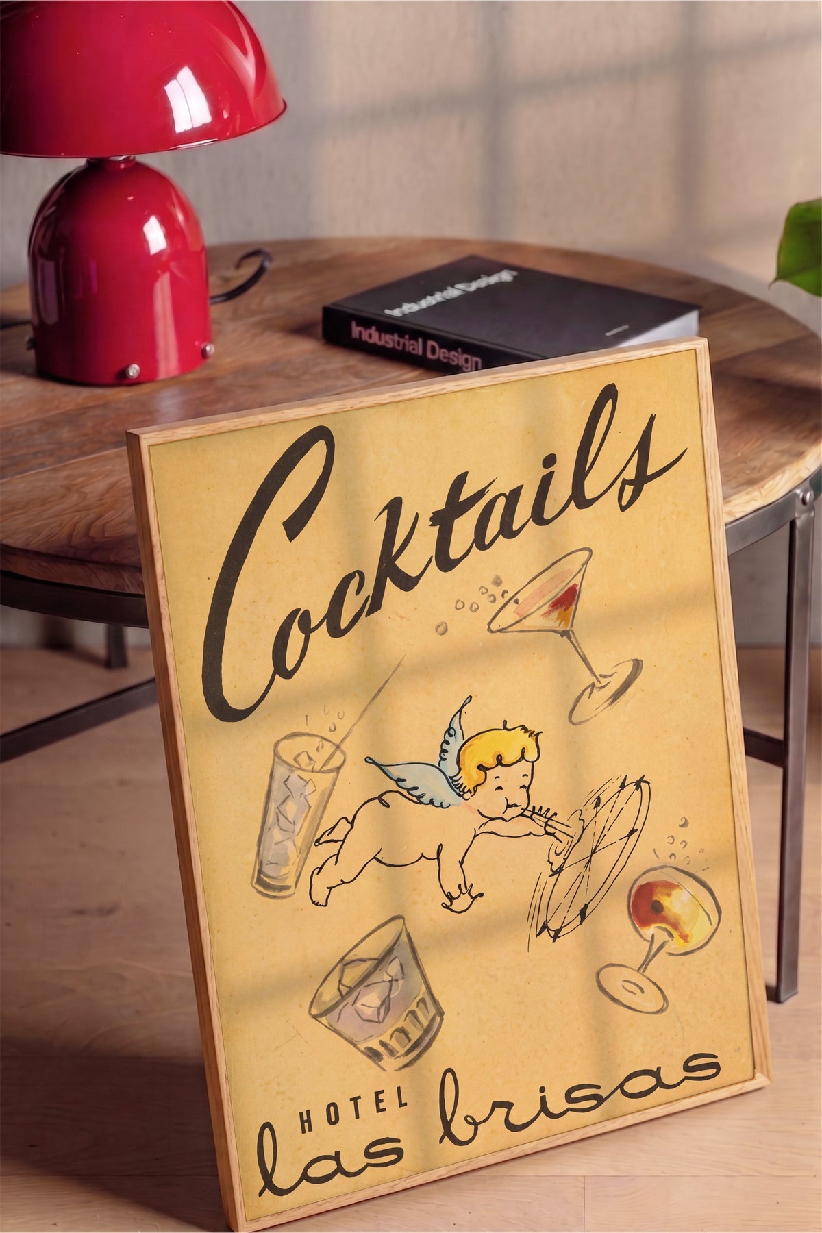 Kanatlı Melek ve Kokteyl Bardakları Poster – Ahşap Çerçeveli Tablo