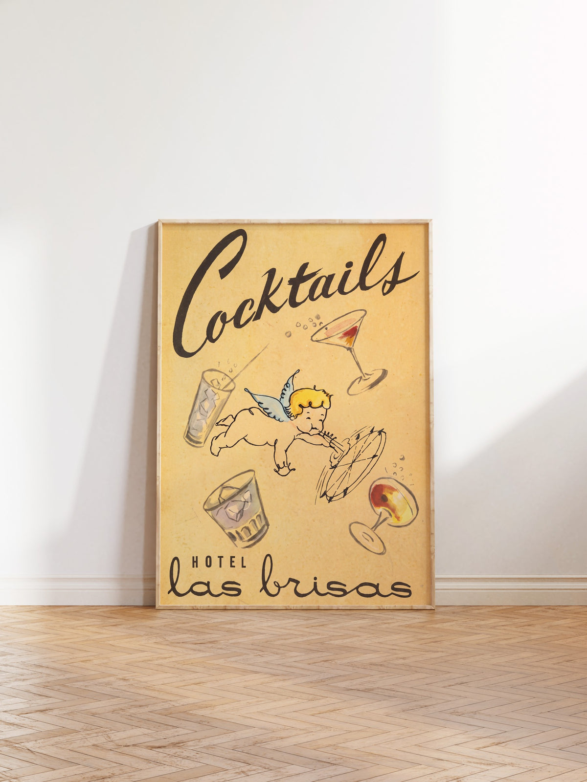 Kanatlı Melek ve Kokteyl Bardakları Poster – Ahşap Çerçeveli Tablo