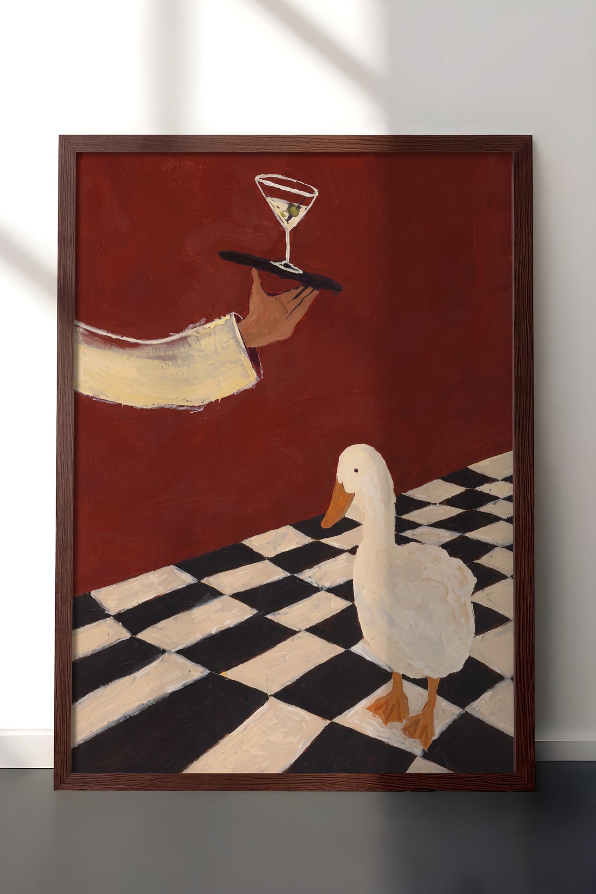 Zarif Ördeğe Martini İkramı Poster – Kahverengi Çerçeveli Tablo