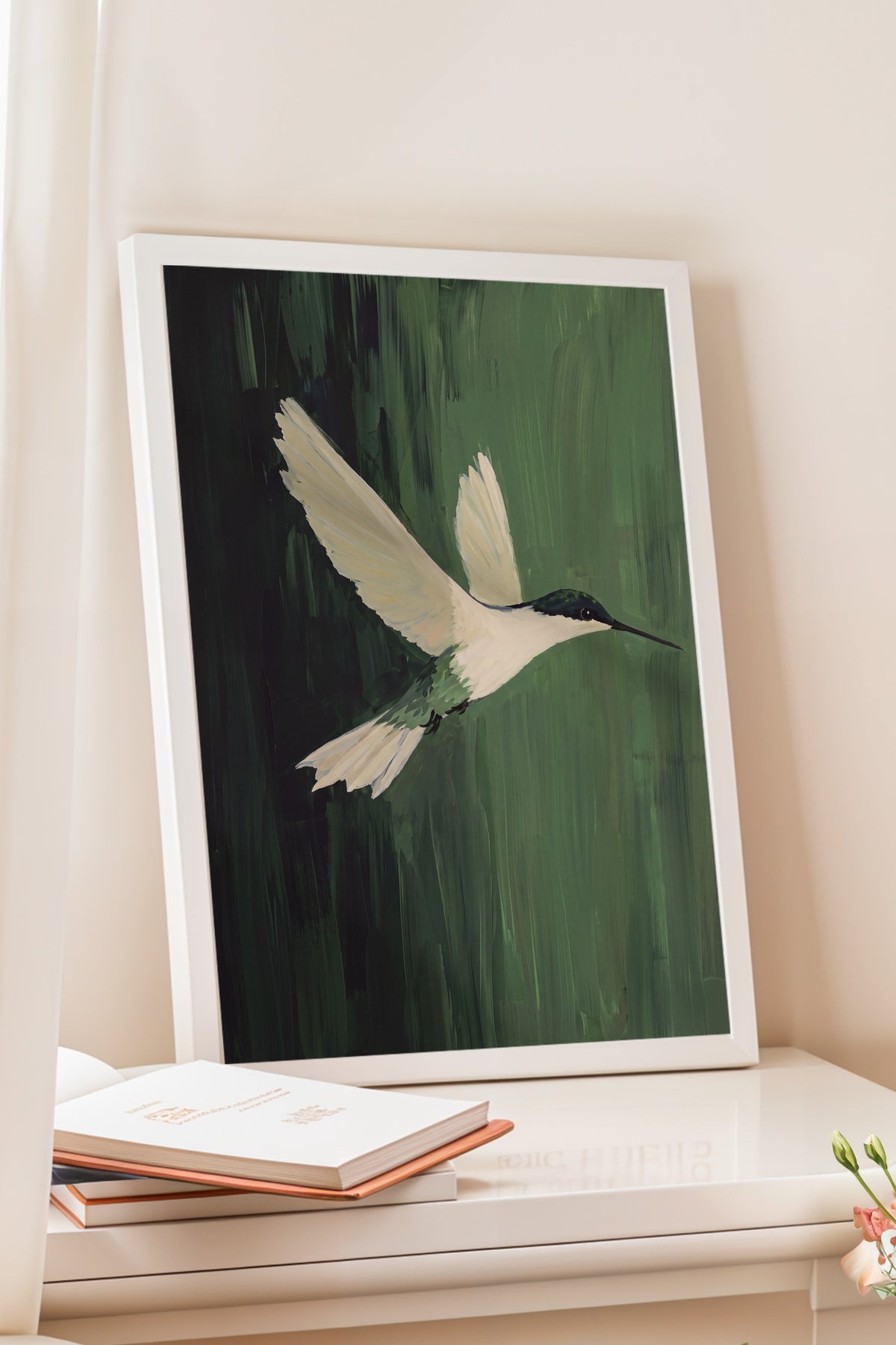 Uçan Kolibri Poster – Beyaz Çerçeveli Tablo
