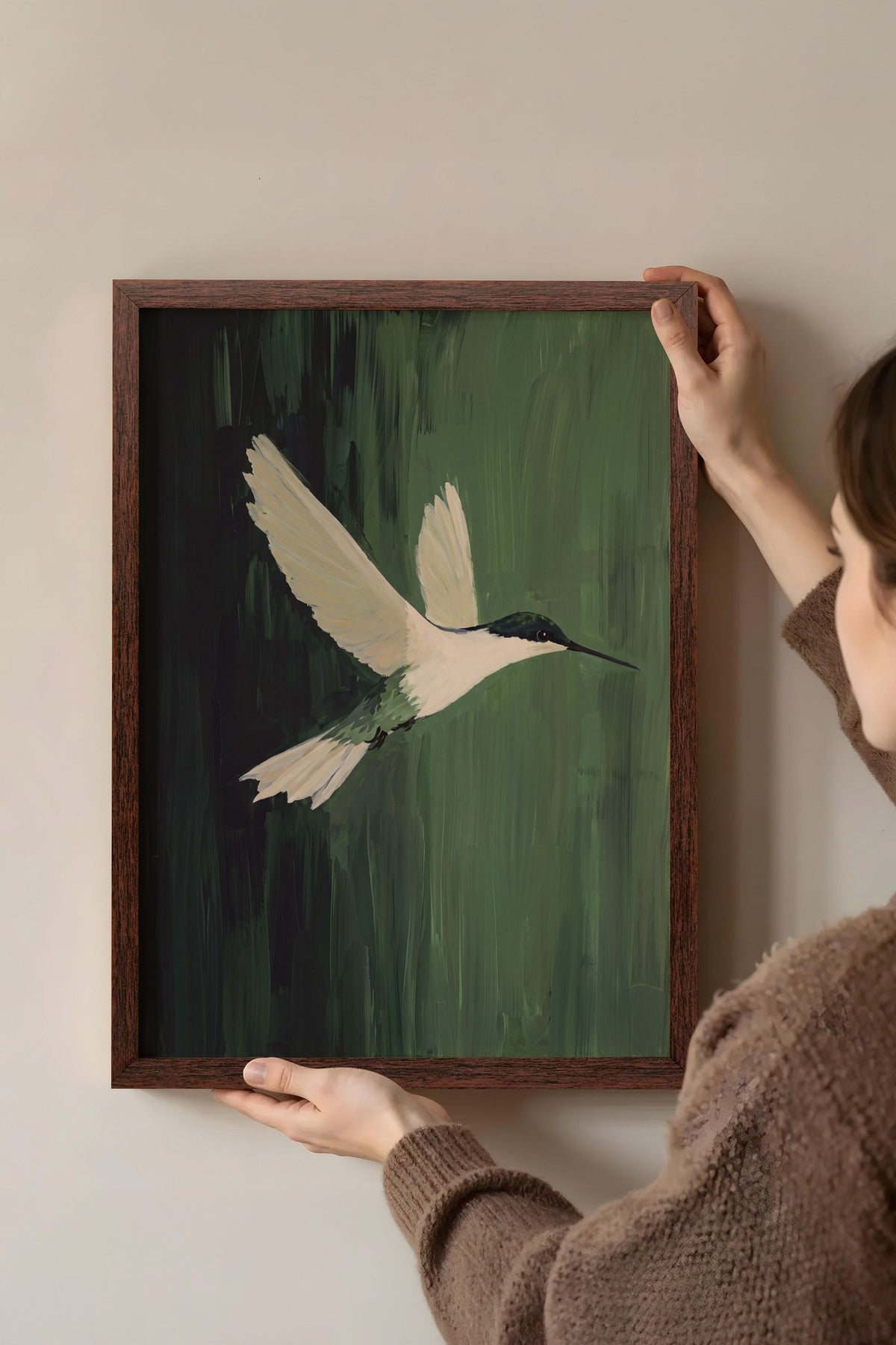 Uçan Kolibri Poster – Kahverengi Çerçeveli Tablo