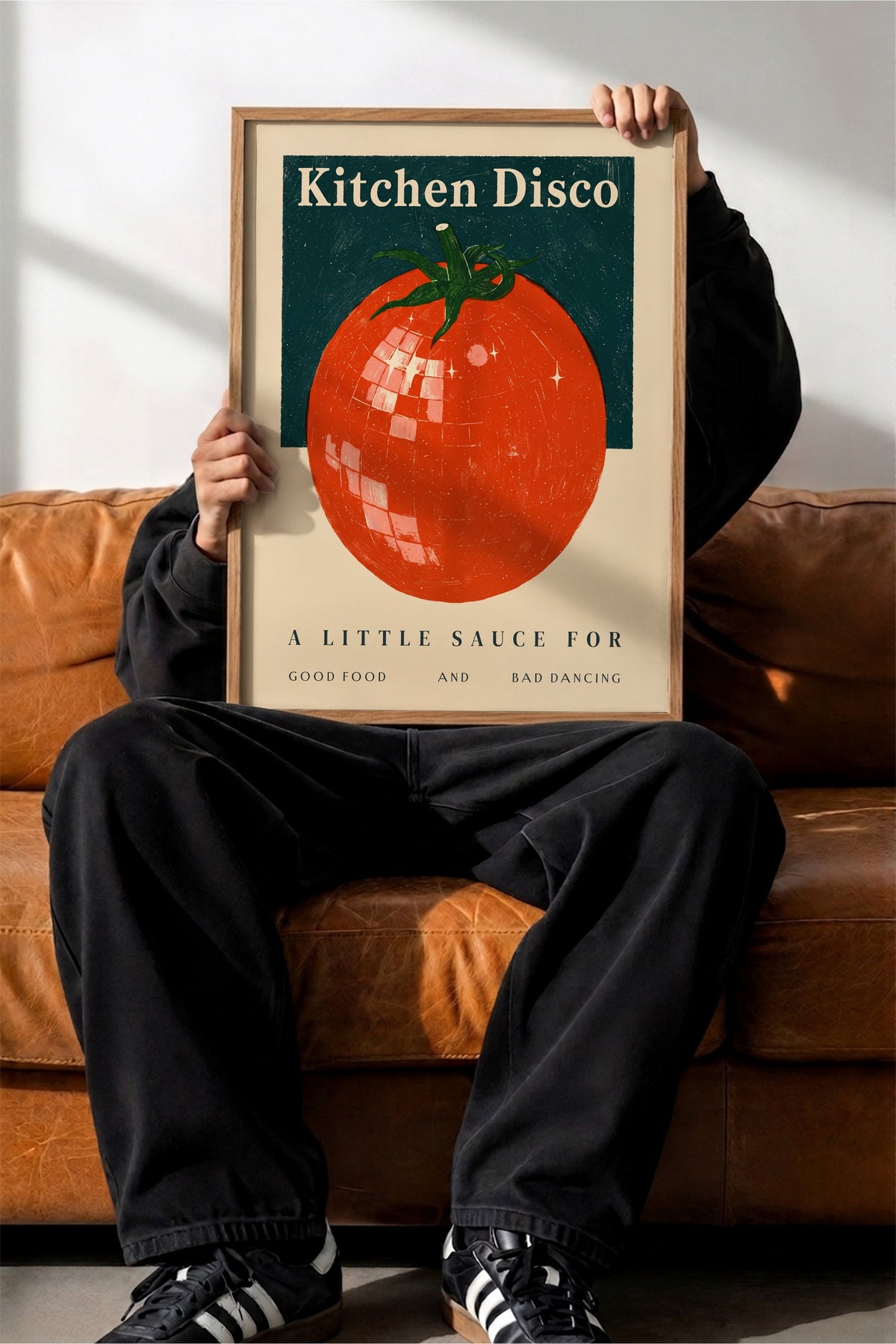 Disko Topu Domates Mutfak Afişi Poster – Ahşap Çerçeveli Tablo