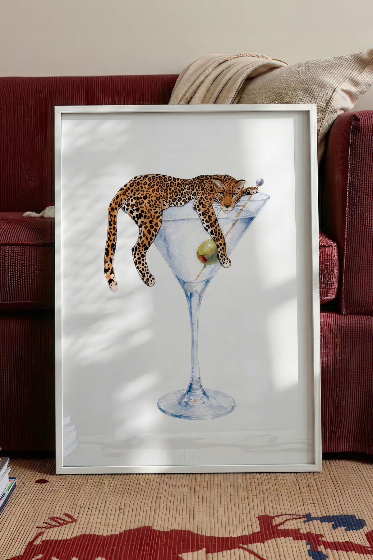 Martini Kadehinde Leopar Poster – Beyaz Çerçeveli Tablo
