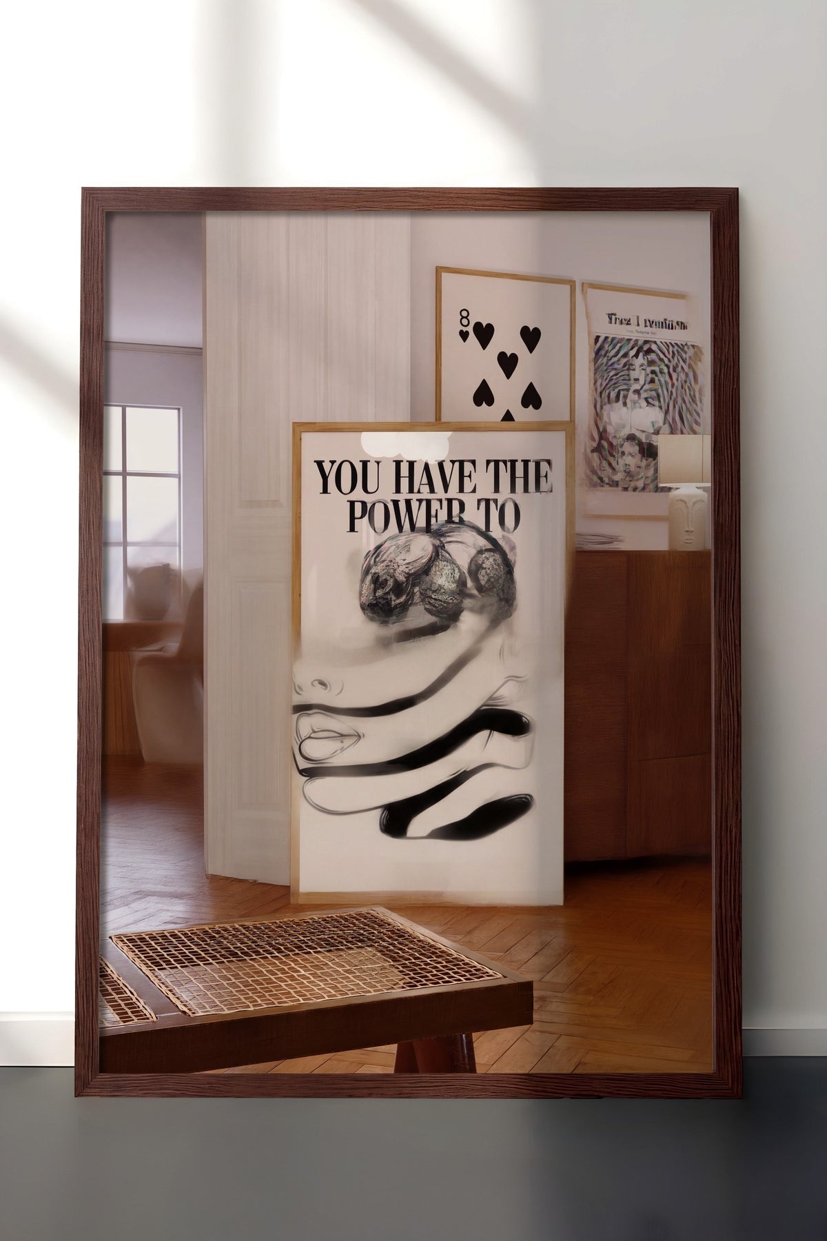 Gücün Elinde Tipografik Kompozisyon Poster – Kahverengi Çerçeveli Tablo