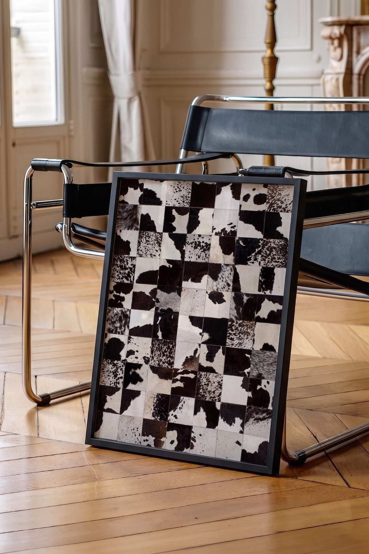 İnek Deseni Yama Görünümü Poster – Siyah Çerçeveli Tablo