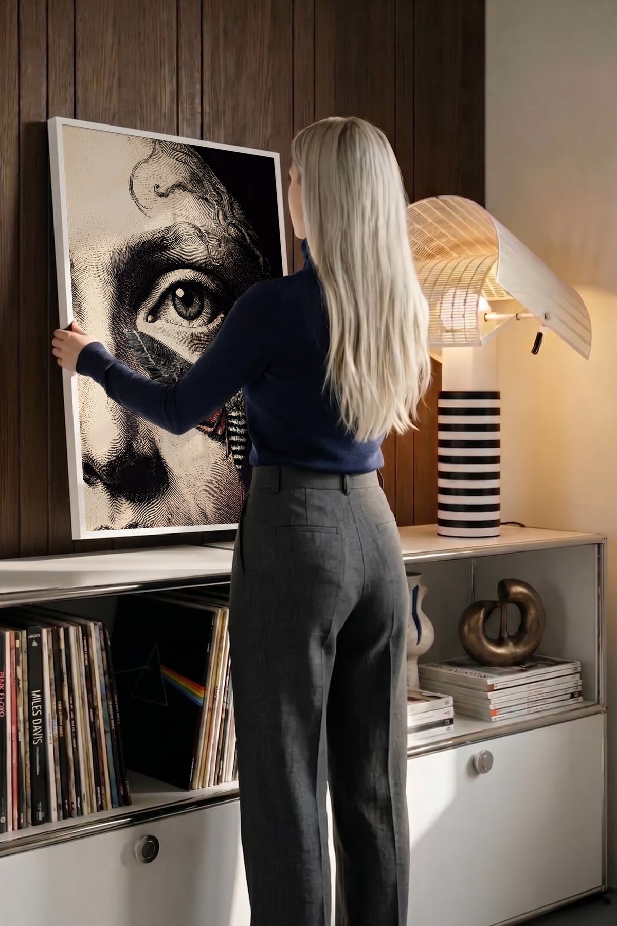 Göz ve Güve Poster – Beyaz Çerçeveli Tablo