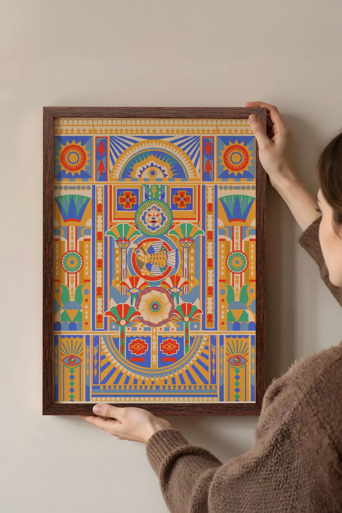 Antik Mısır Motifli Simetrik Desen Poster – Kahverengi Çerçeveli Tablo