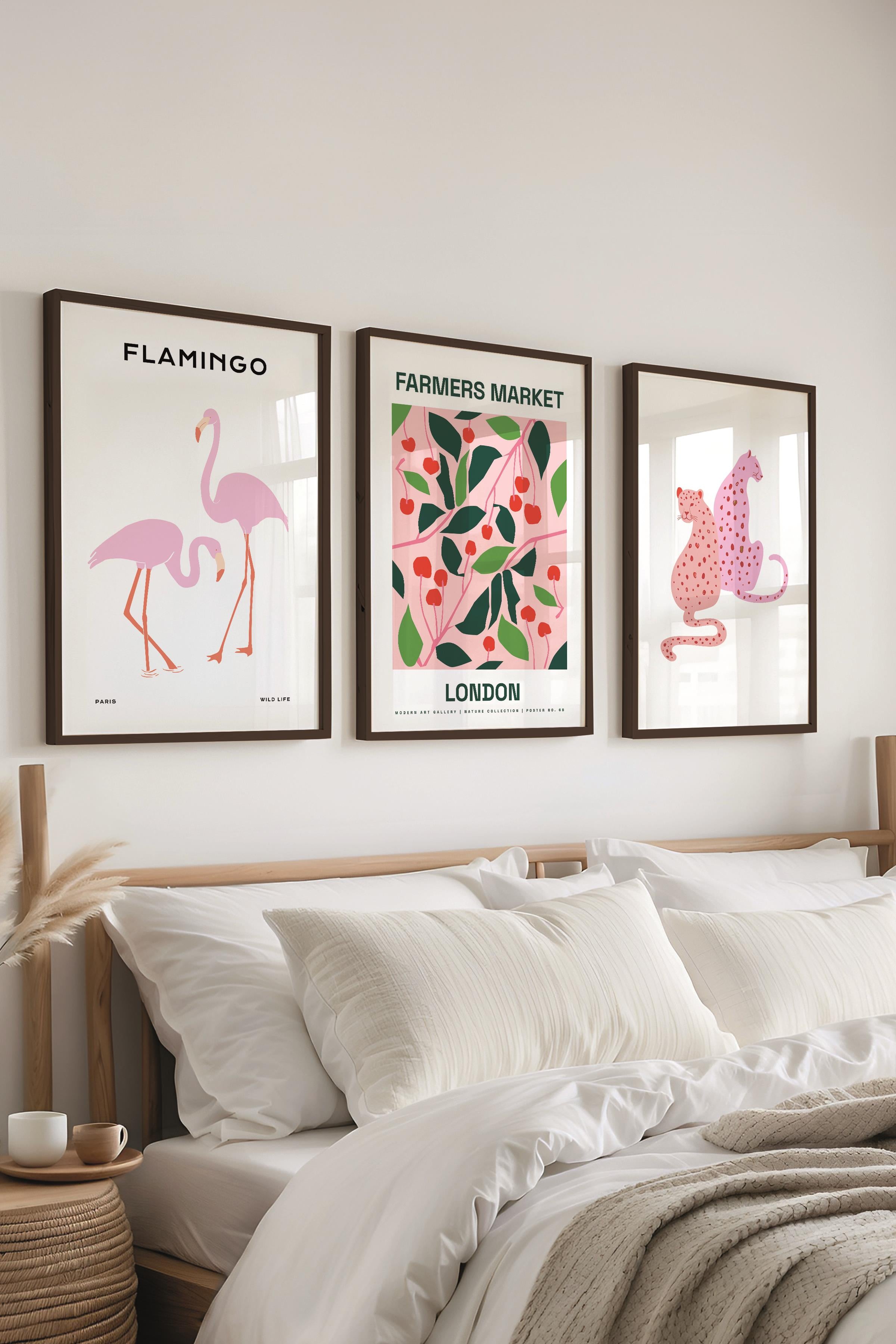 Pembe Modern Tablo Seti, 3 Adet Siyah Çerçeve ve Poster, Flamingo Posterli Duvar Dekoru