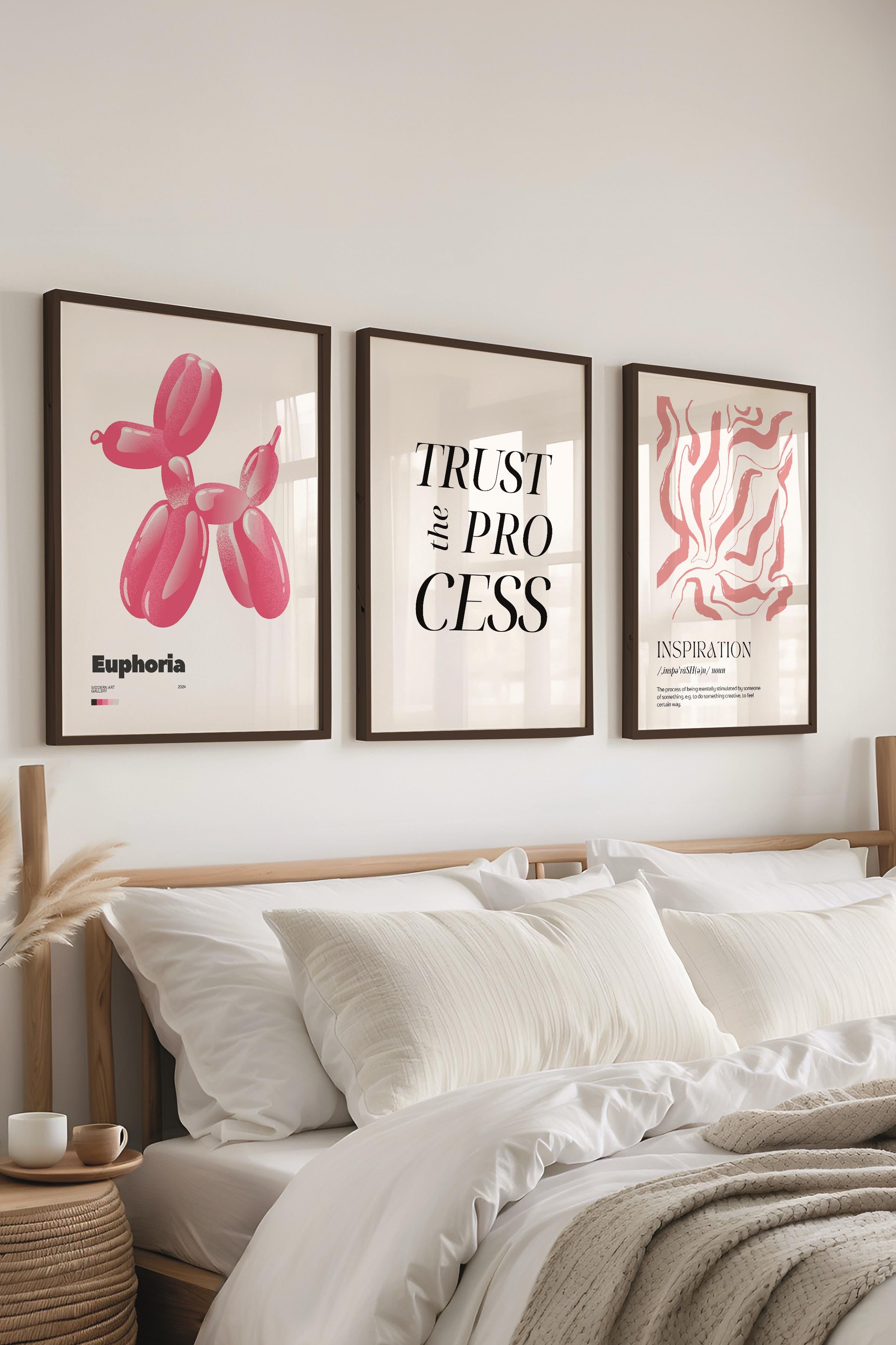 Soft Pembe Tablo Seti, 3 Adet Siyah Çerçeve ve Poster - Yatak Odası, Mutfak, Salon Duvar Dekoru