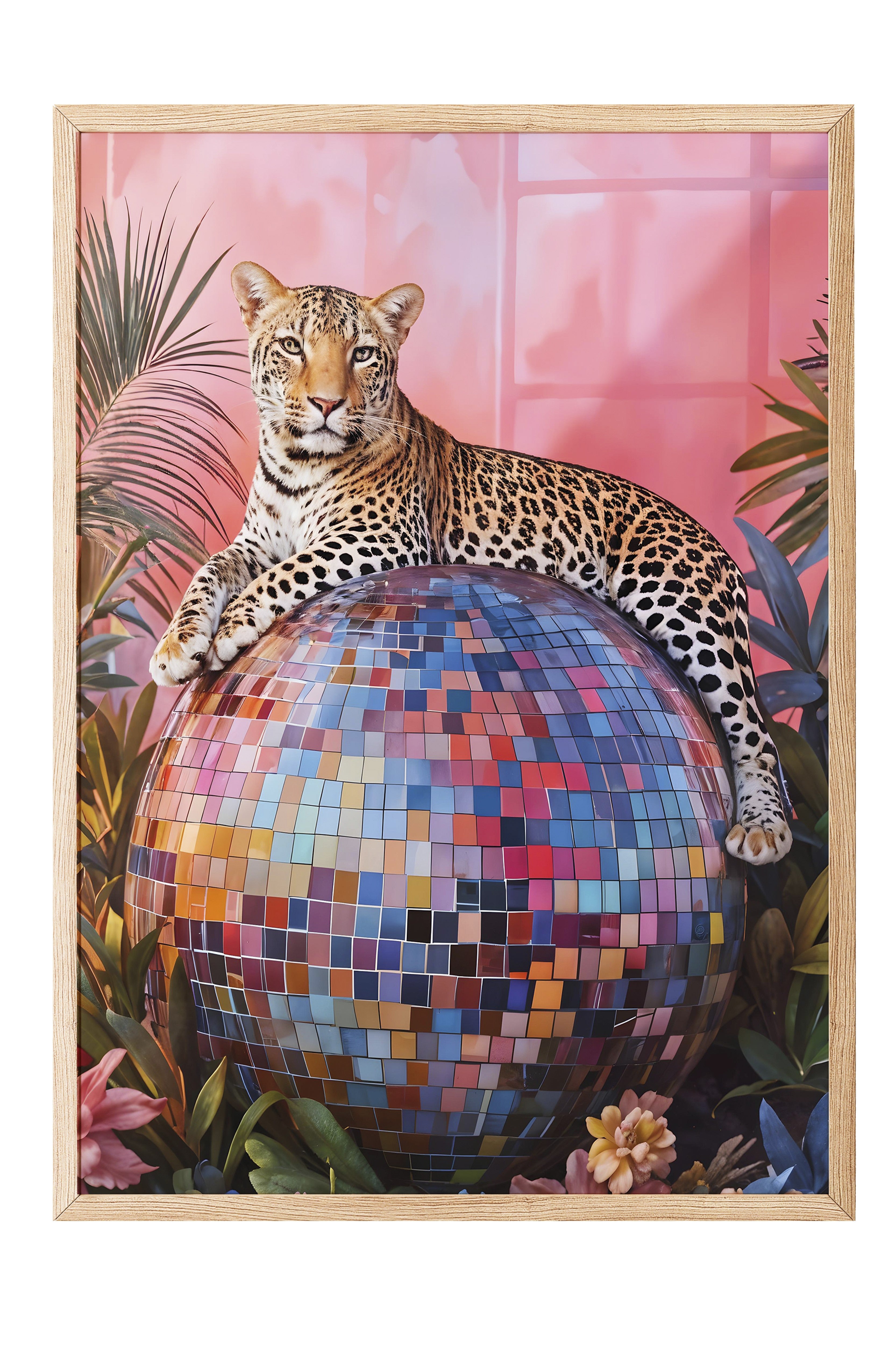 Ahşap Çerçeveli Tablo, Leopard on Disco Ball, Comfort Serisi Poster ve Ahşap Tablo, NO:108943