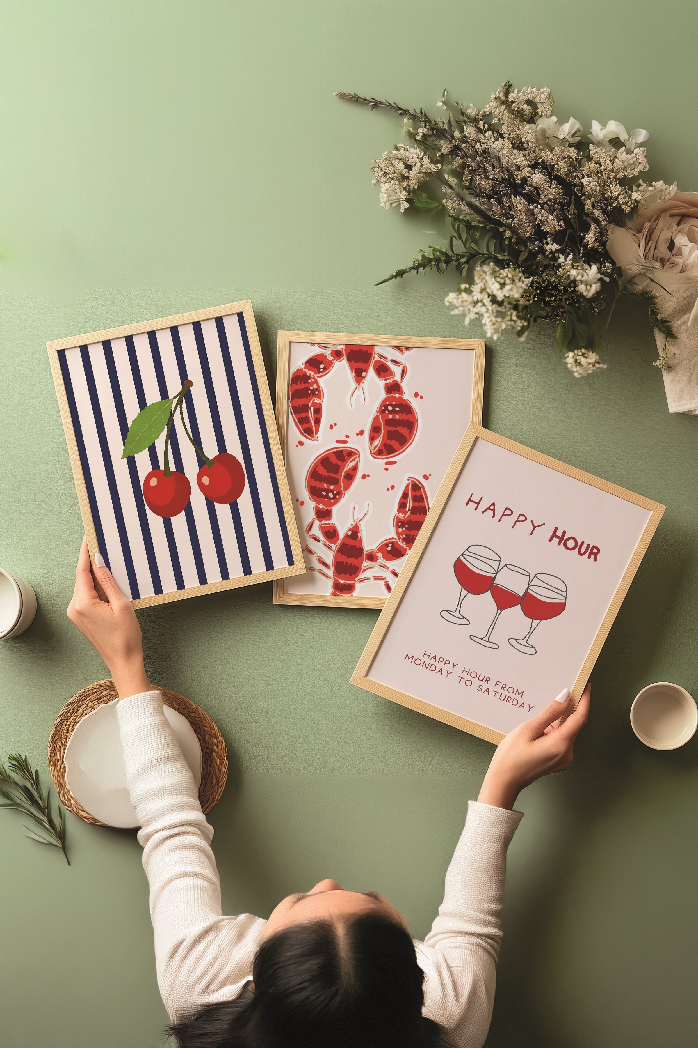 Ahşap Tablo Seti, 3 Adet Ahşap Çerçeveli Poster Happy Hour Model No:300841, Kırmızı Duvar Dekoru