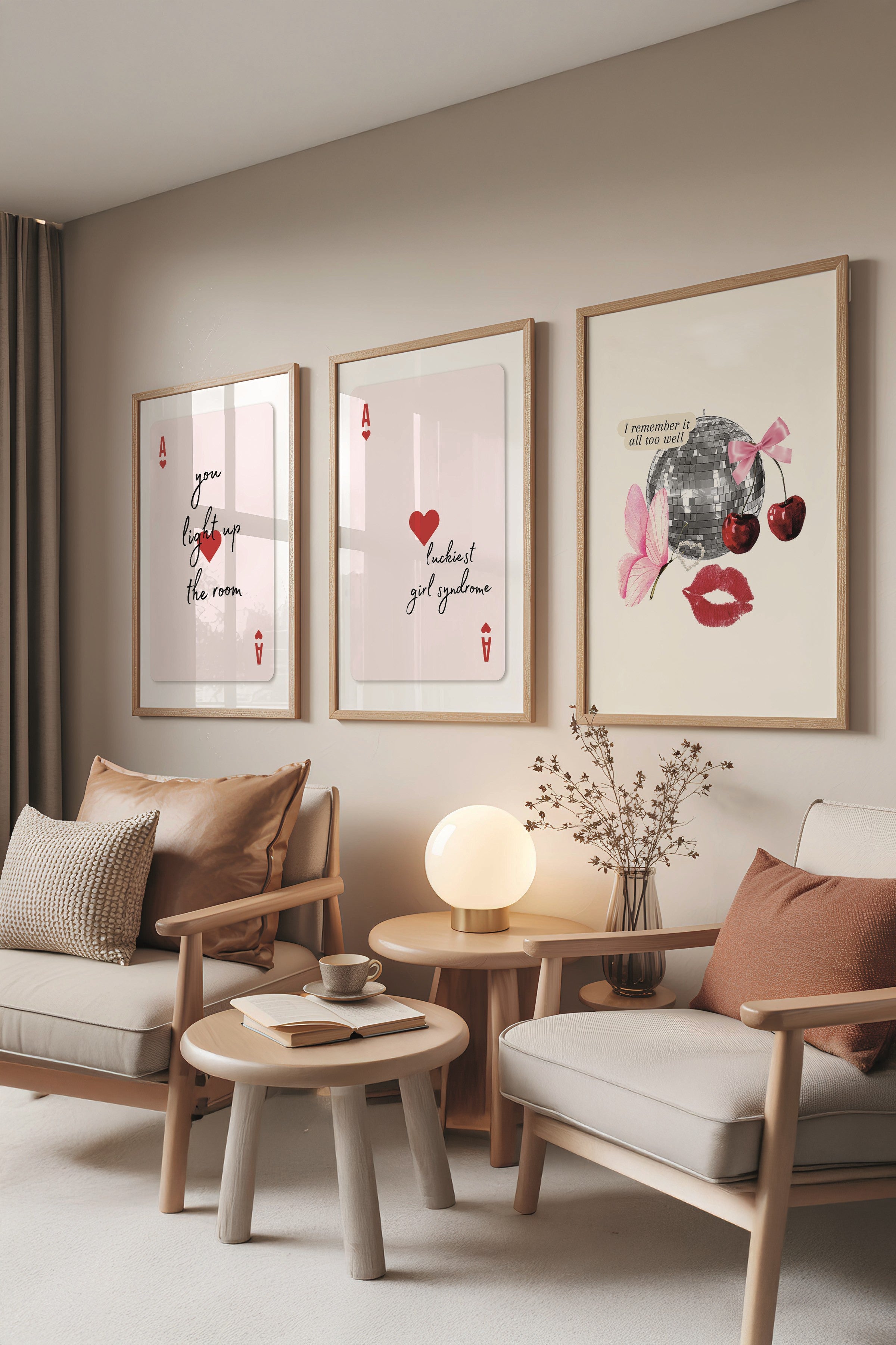 Ahşap Tablo Seti, 3 Adet Ahşap Çerçeveli Poster Lucky Girl Model No:300895, Kırmızı Duvar Dekoru