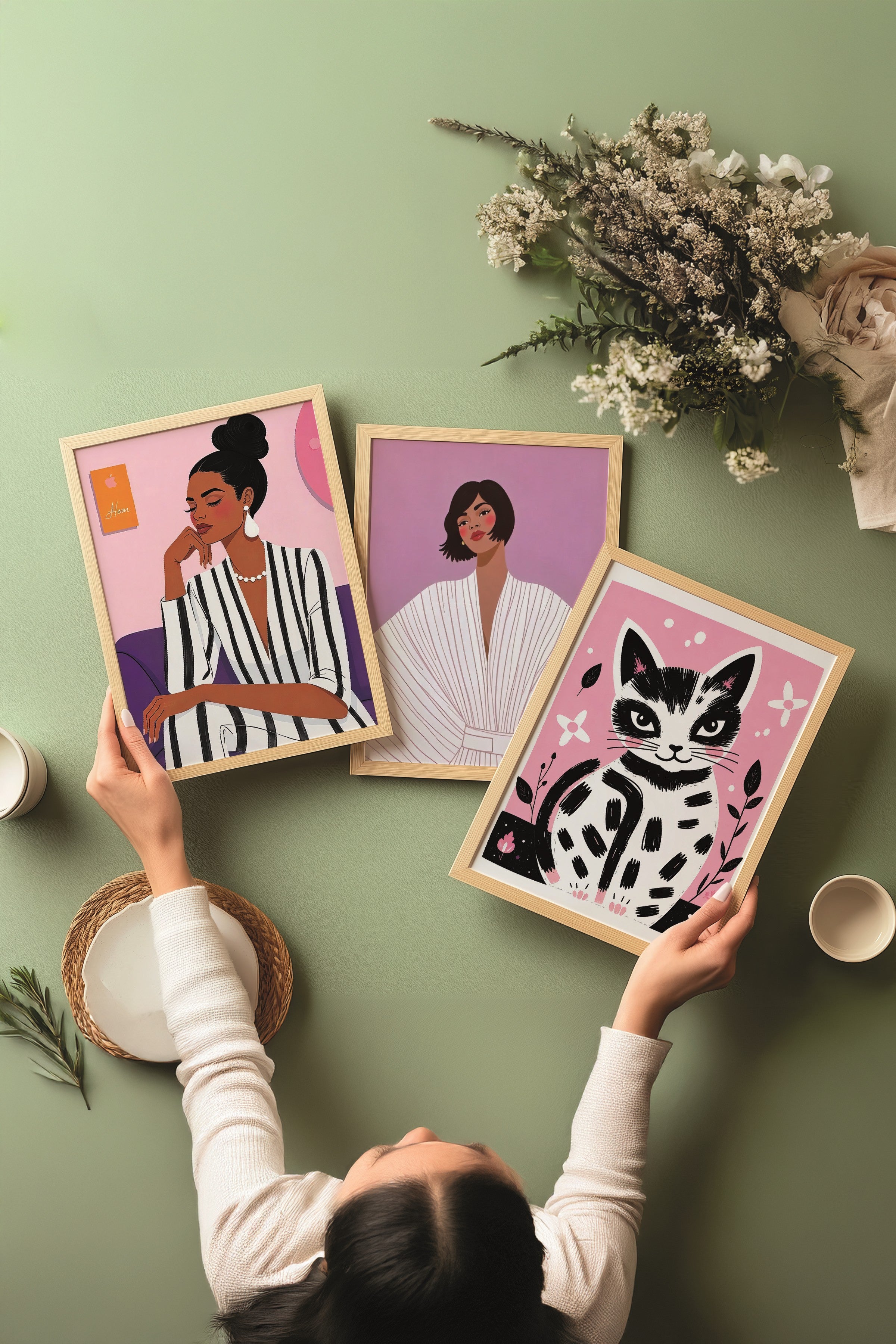 Ahşap Tablo Seti, 3 Adet Ahşap Çerçeveli Poster Woman in Pink Model No:300868, Pembe Duvar Dekoru