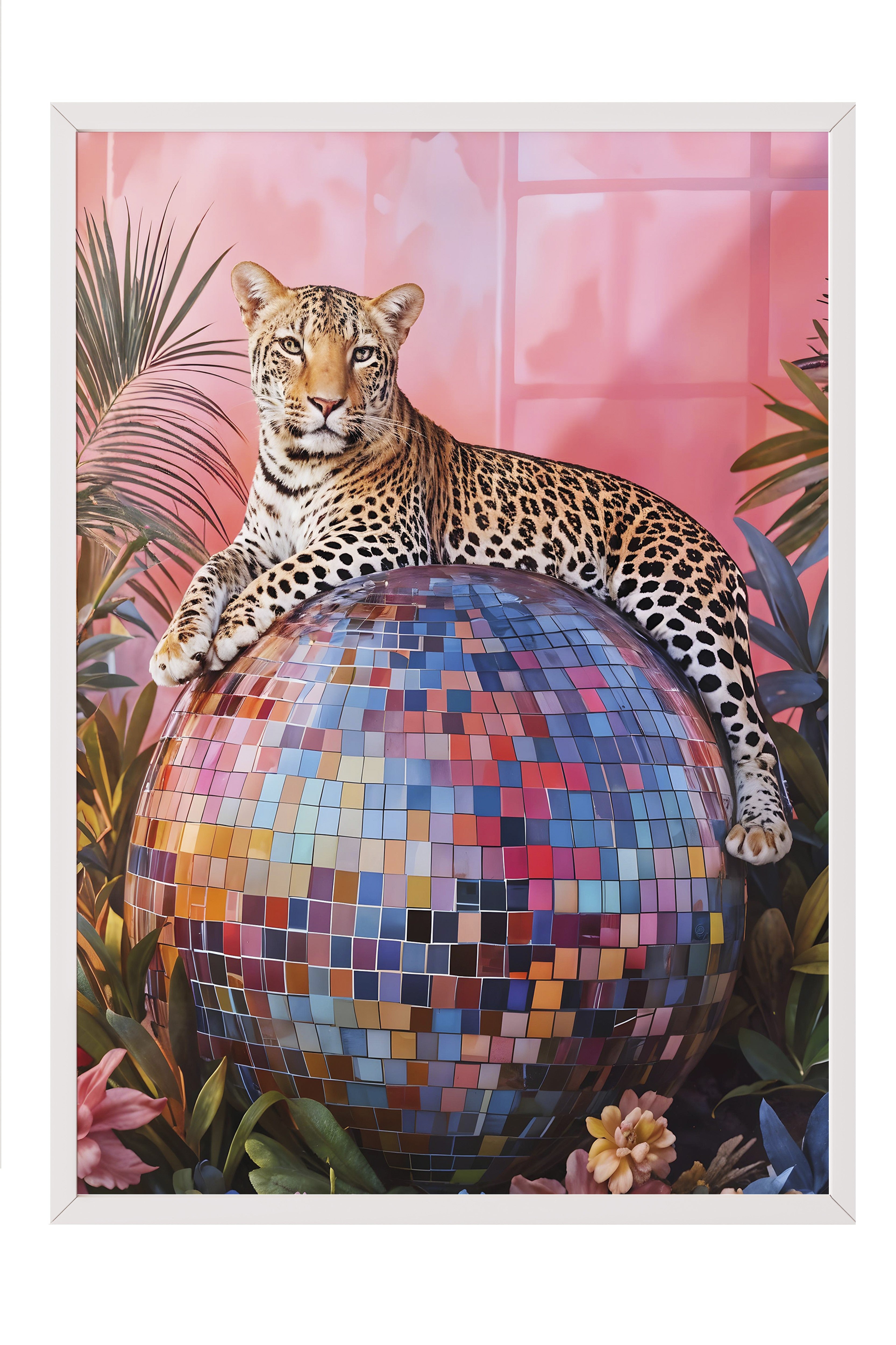 Beyaz Çerçeveli Tablo, Leopard on Disco Ball, Comfort Serisi Poster ve Duvar Tablosu, NO:108943