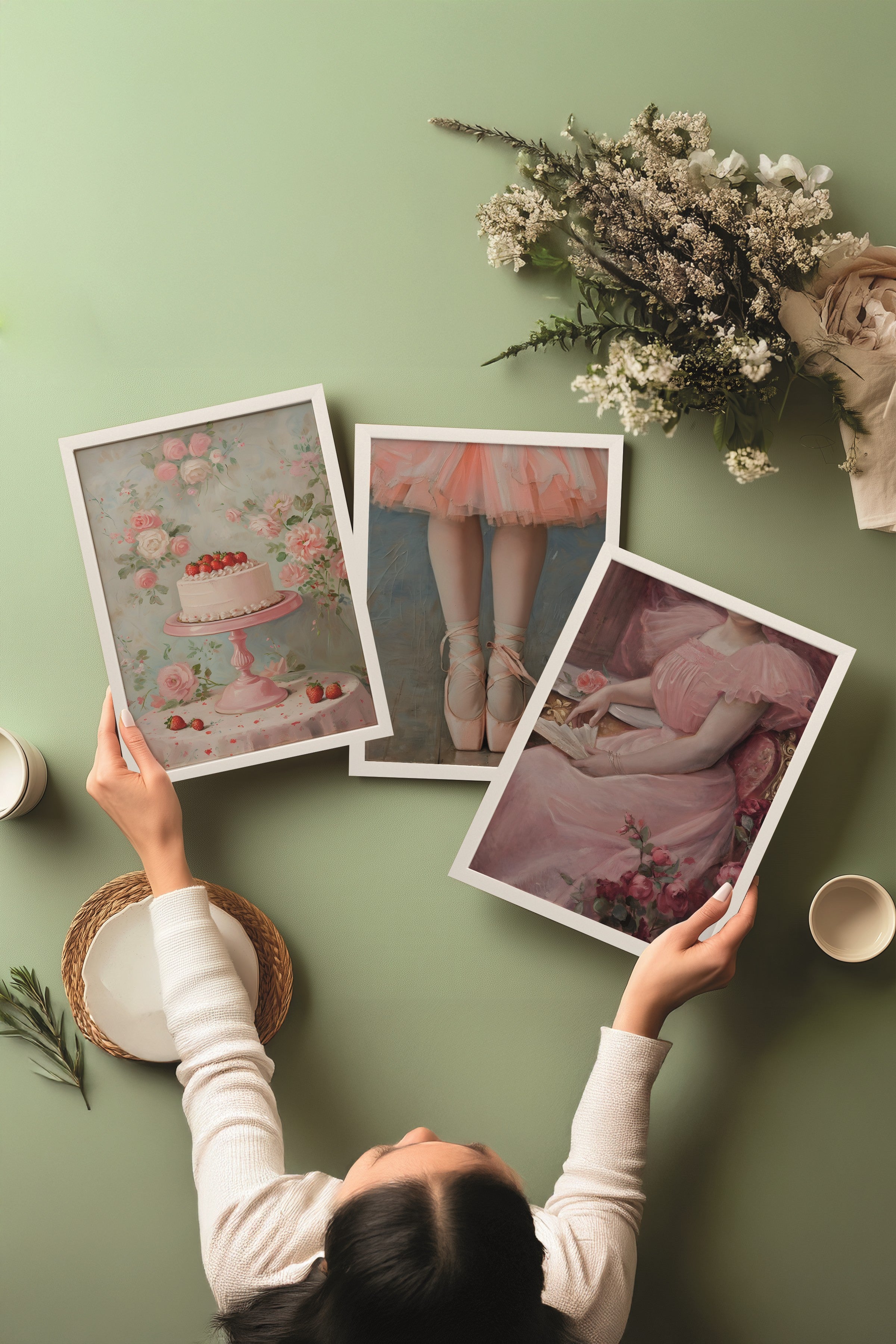 Beyaz Tablo Seti, 3 Adet Beyaz Çerçeveli Poster Strawberry Cake Model No:300892, Pembe Duvar Dekoru
