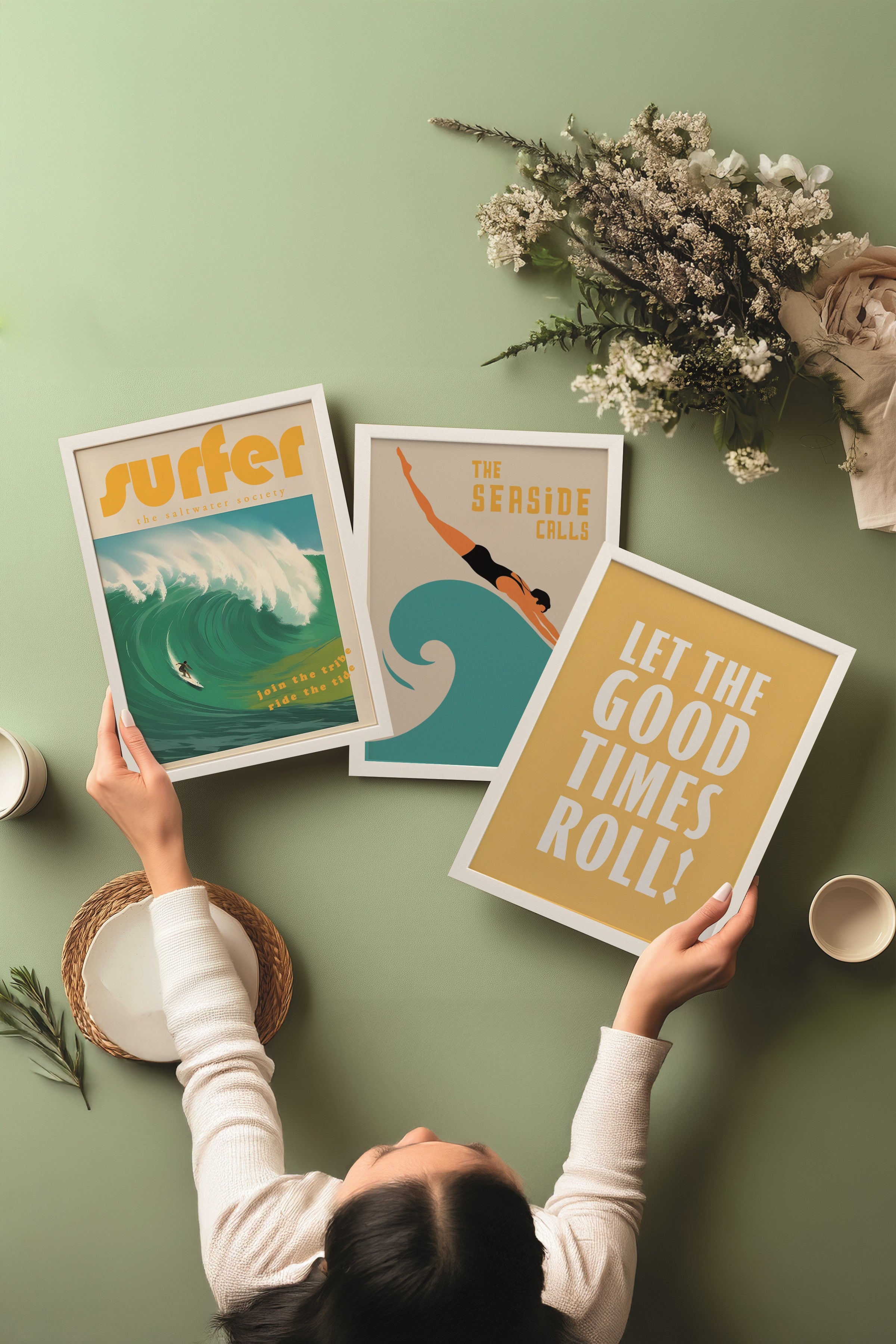 Beyaz Tablo Seti, 3 Adet Beyaz Çerçeveli Poster Surfer Model No:300815, Sarı ve Mavi Duvar Dekoru