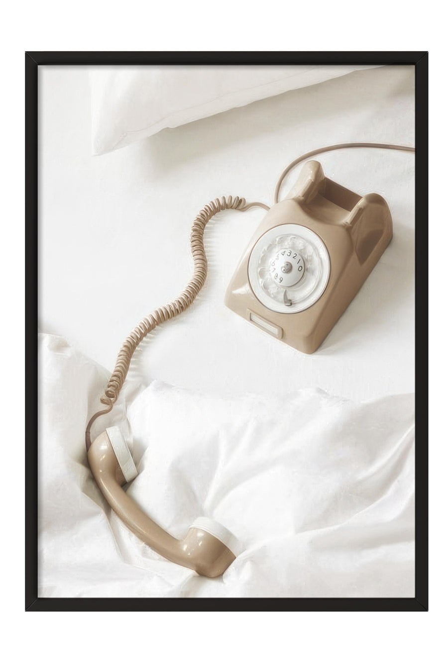 Eski Dönem Telefon Poster – Siyah Çerçeveli Tablo