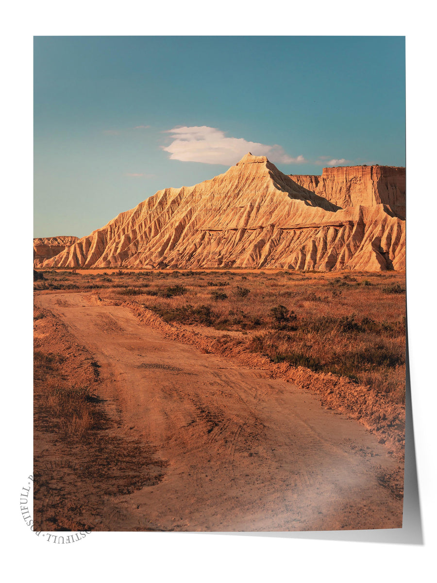Çöl Dağları ve Toprak Yol Çöl Fotoğrafları Çerçevesiz Poster