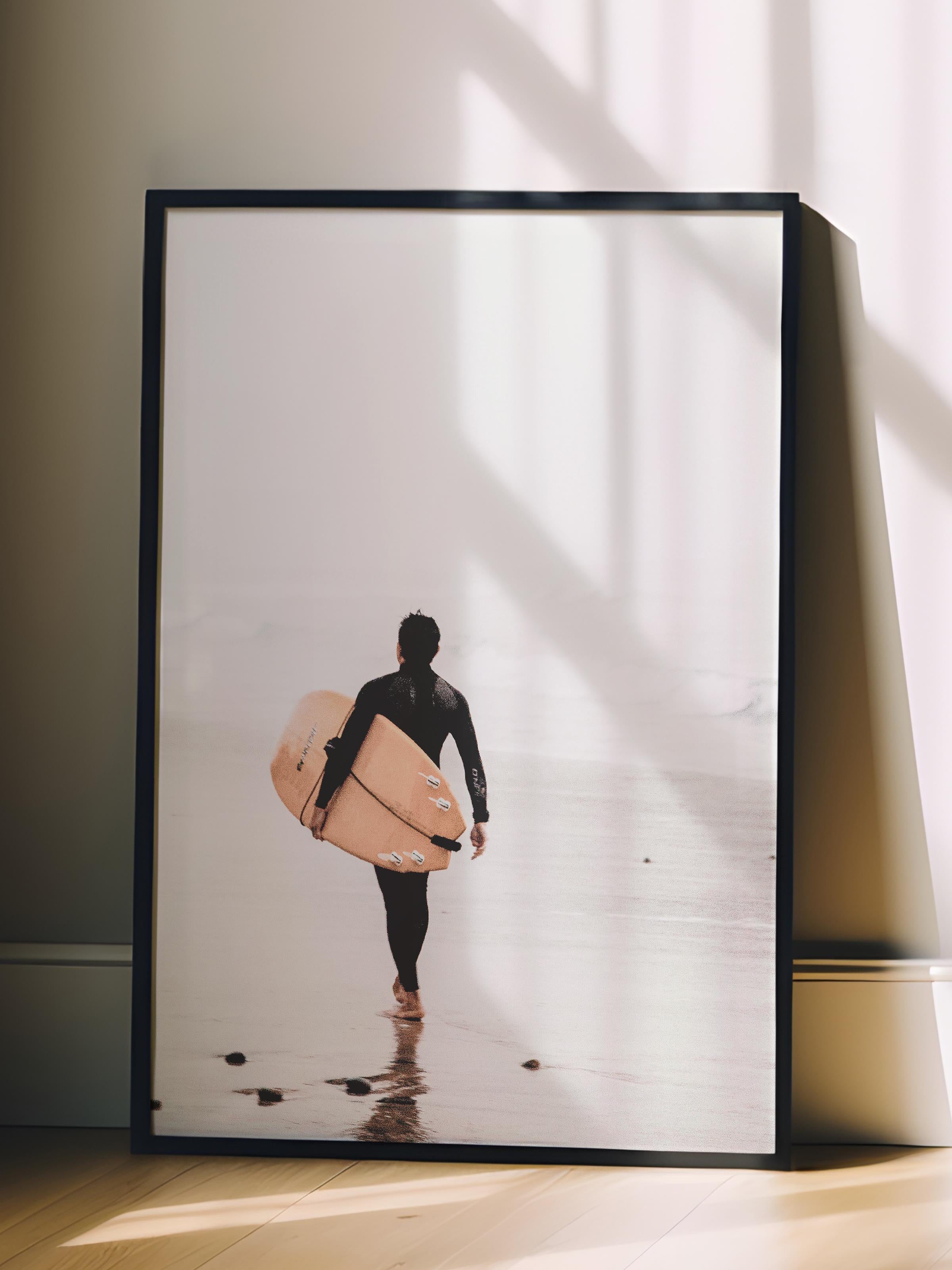 Çerçevesiz Poster, Yaz Temalı Tablo NO:127, Sörfçü Sahilde Fotoğrafı, Beyaz Poster, Dikey