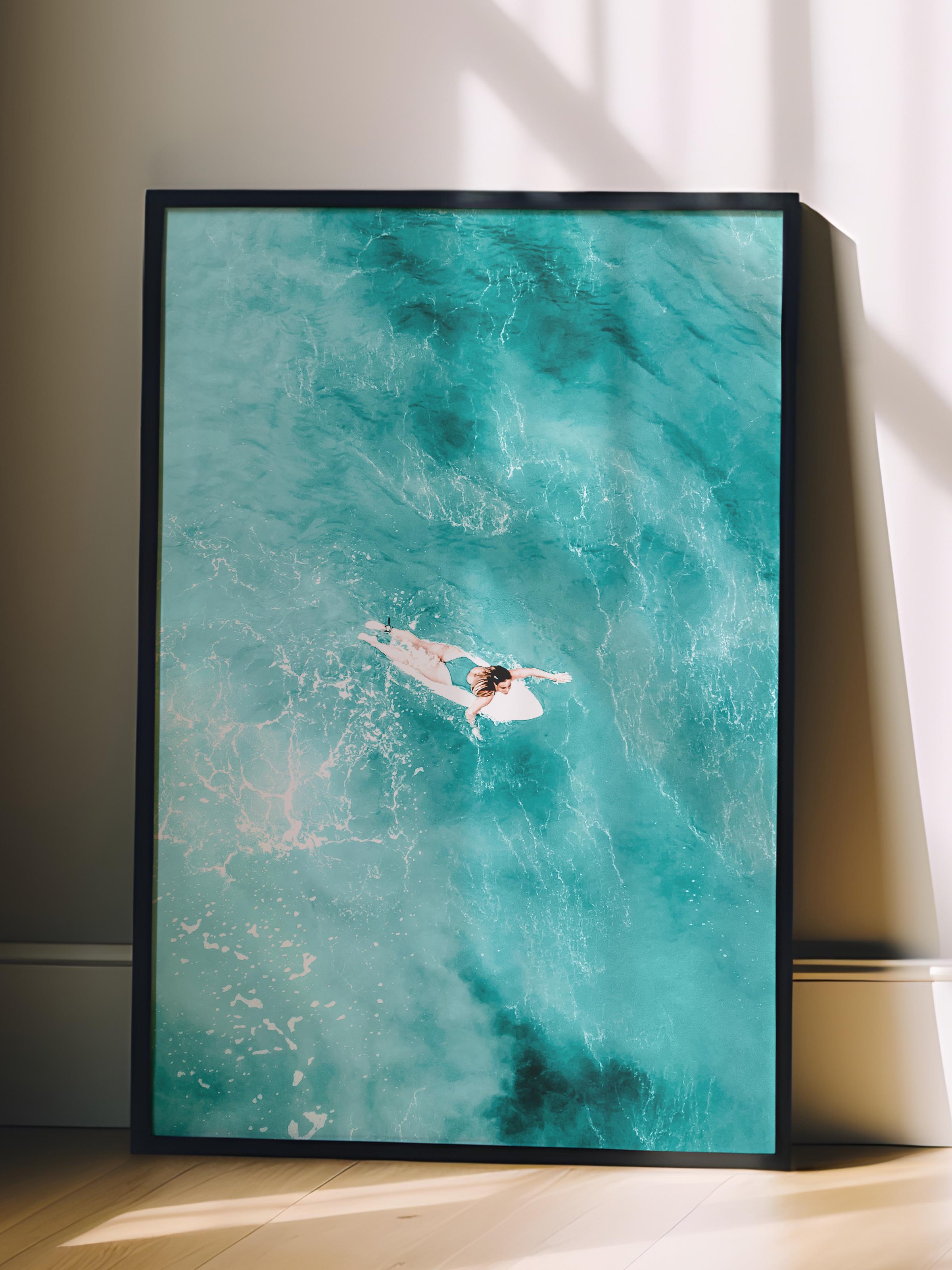 Çerçevesiz Poster, Yaz Temalı Tablo NO:182, Deniz Üzerinde Yüzen Fotoğrafı, Mavi Poster, Dikey