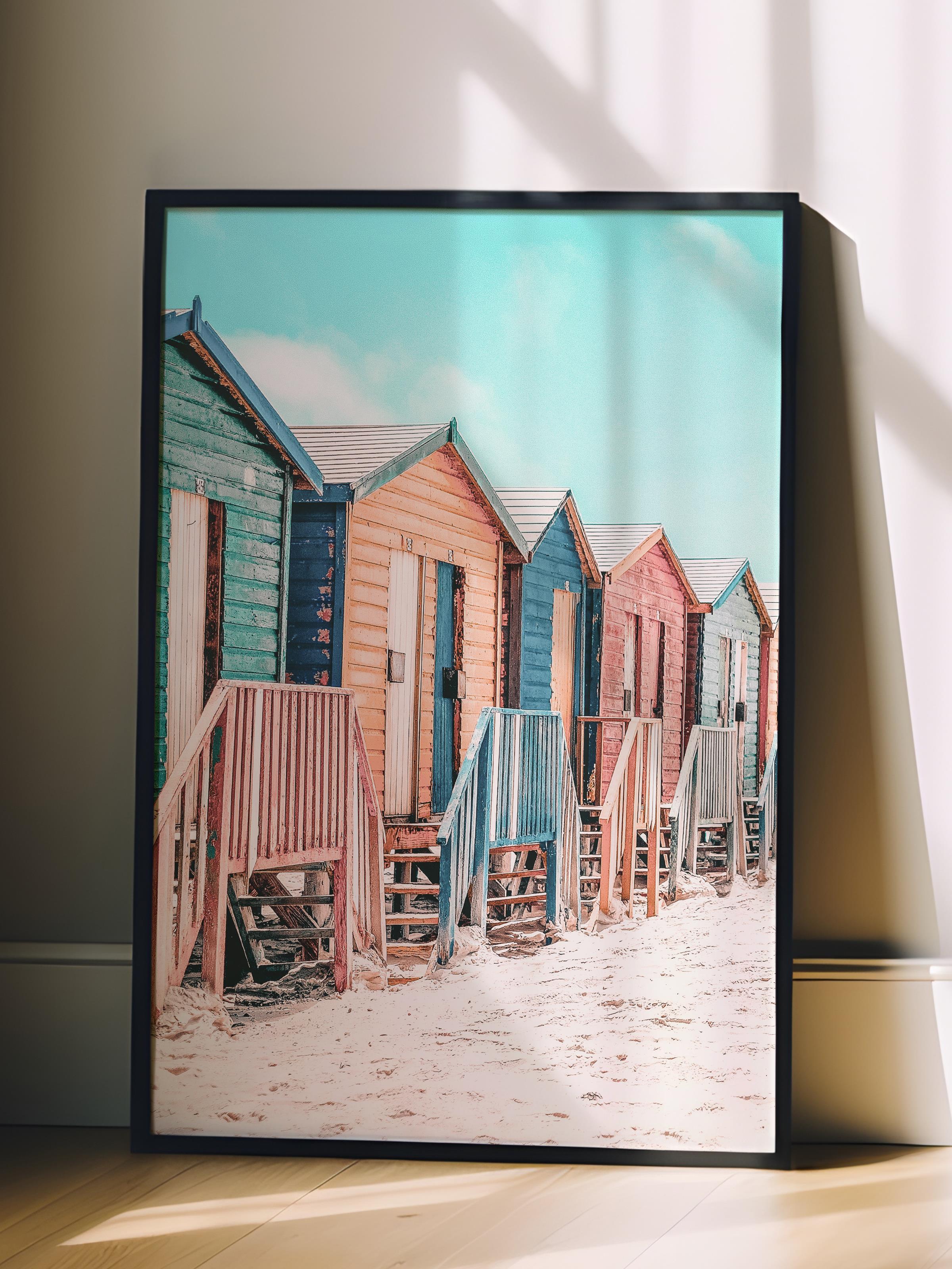 Çerçevesiz Poster, Yaz Temalı Tablo NO:191, Sahilde Renkli Kabinler Fotoğrafı, Pembe Poster, Dikey