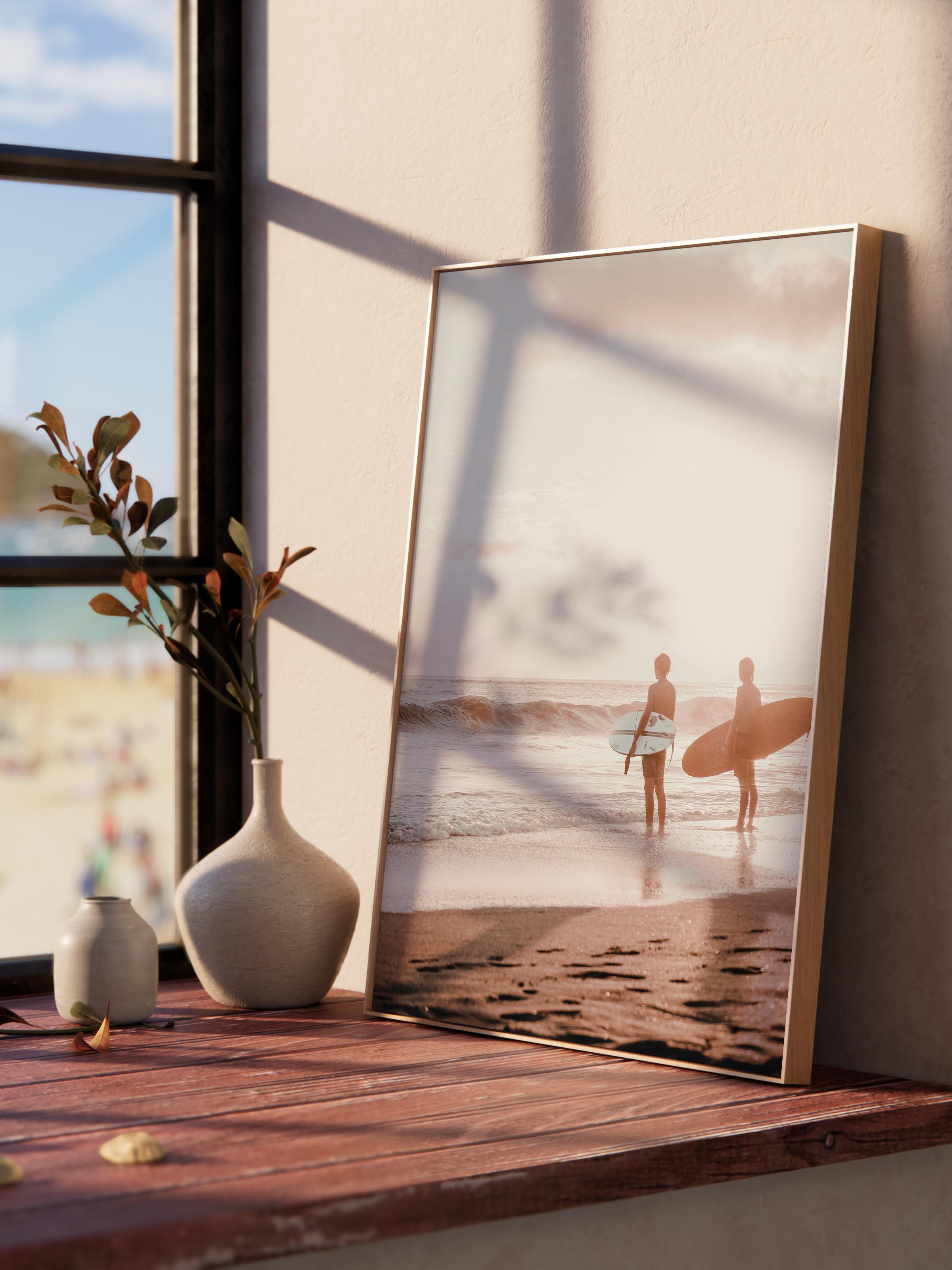 Çerçevesiz Poster, Yaz Temalı Tablo NO:222, Sörfçüler ve Sahil Fotoğrafı, Bej Poster, Dikey