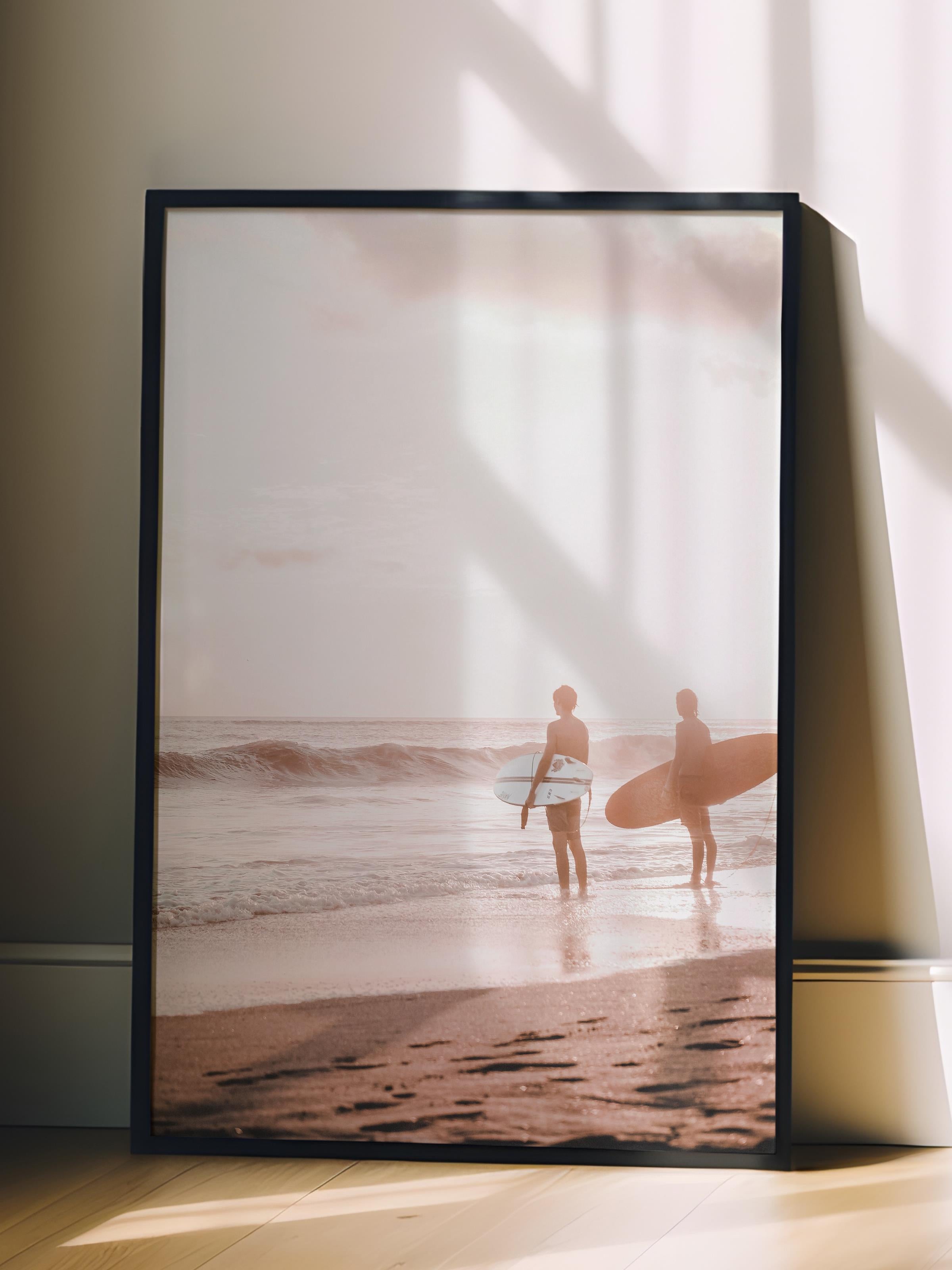 Çerçevesiz Poster, Yaz Temalı Tablo NO:222, Sörfçüler ve Sahil Fotoğrafı, Bej Poster, Dikey