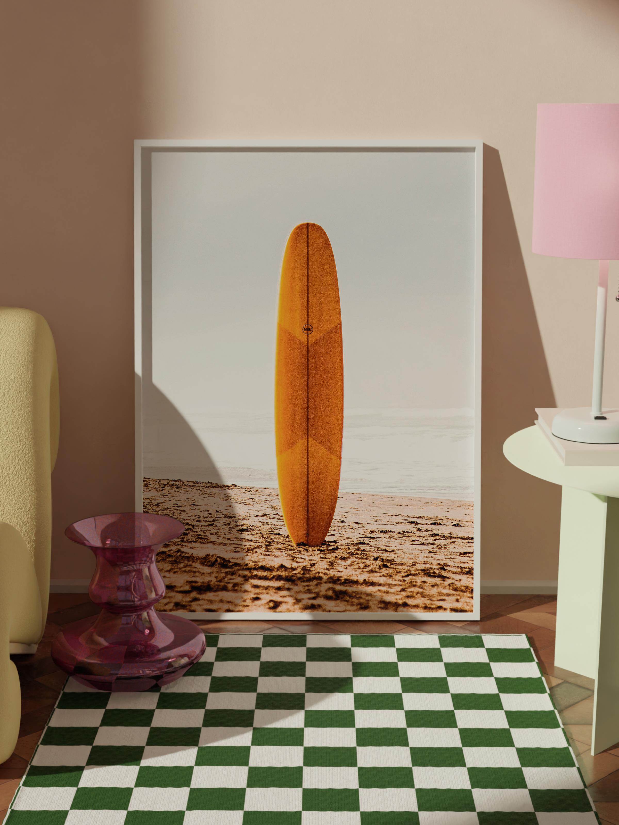 Çerçevesiz Poster, Yaz Temalı Tablo NO:23, Kumsalda Sörf Tahtası Fotoğrafı, Kahverengi Poster, Dikey