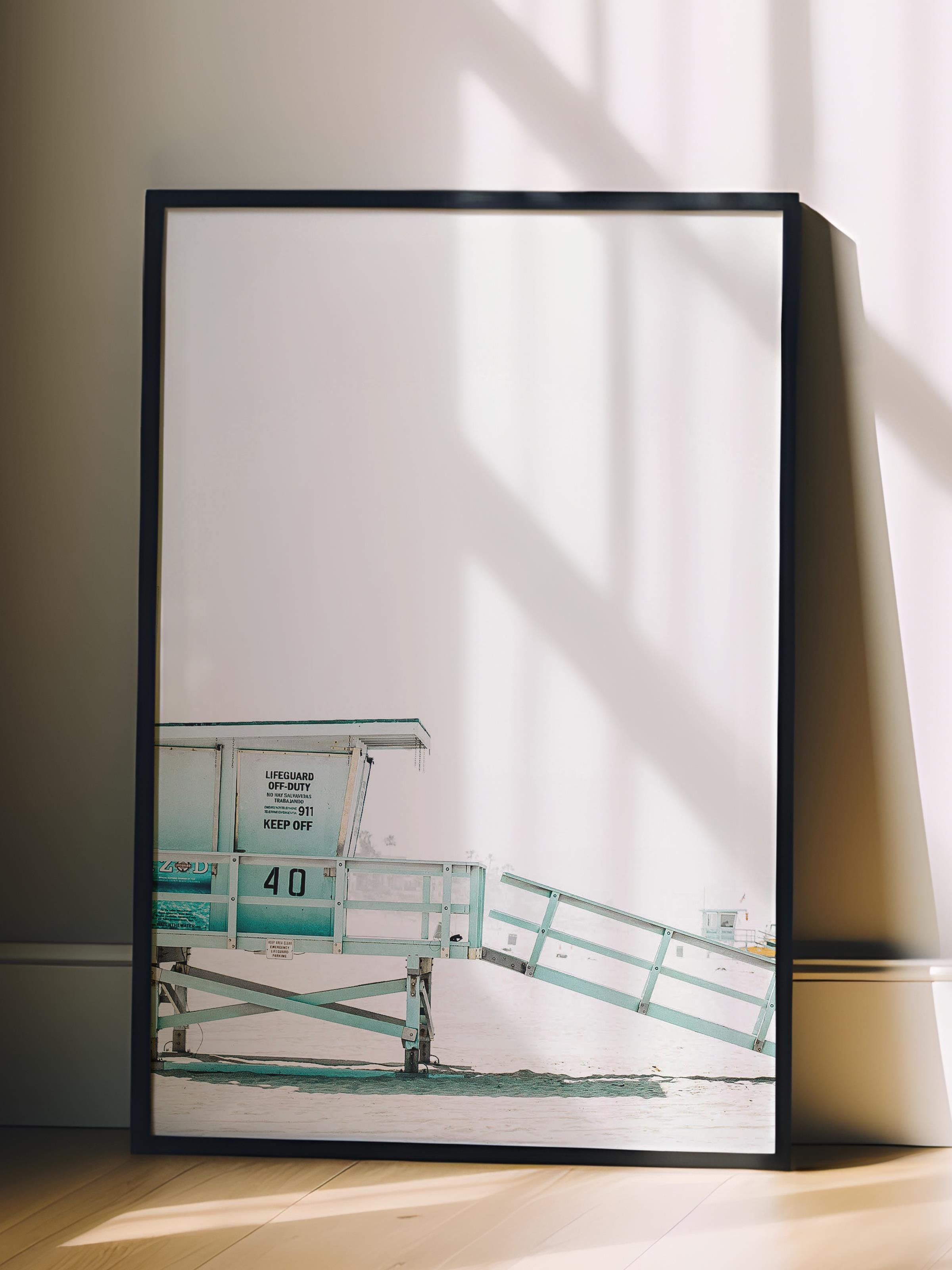 Çerçevesiz Poster, Yaz Temalı Tablo NO:24, Plaj Kulesi Fotoğrafı, Beyaz Poster, Dikey