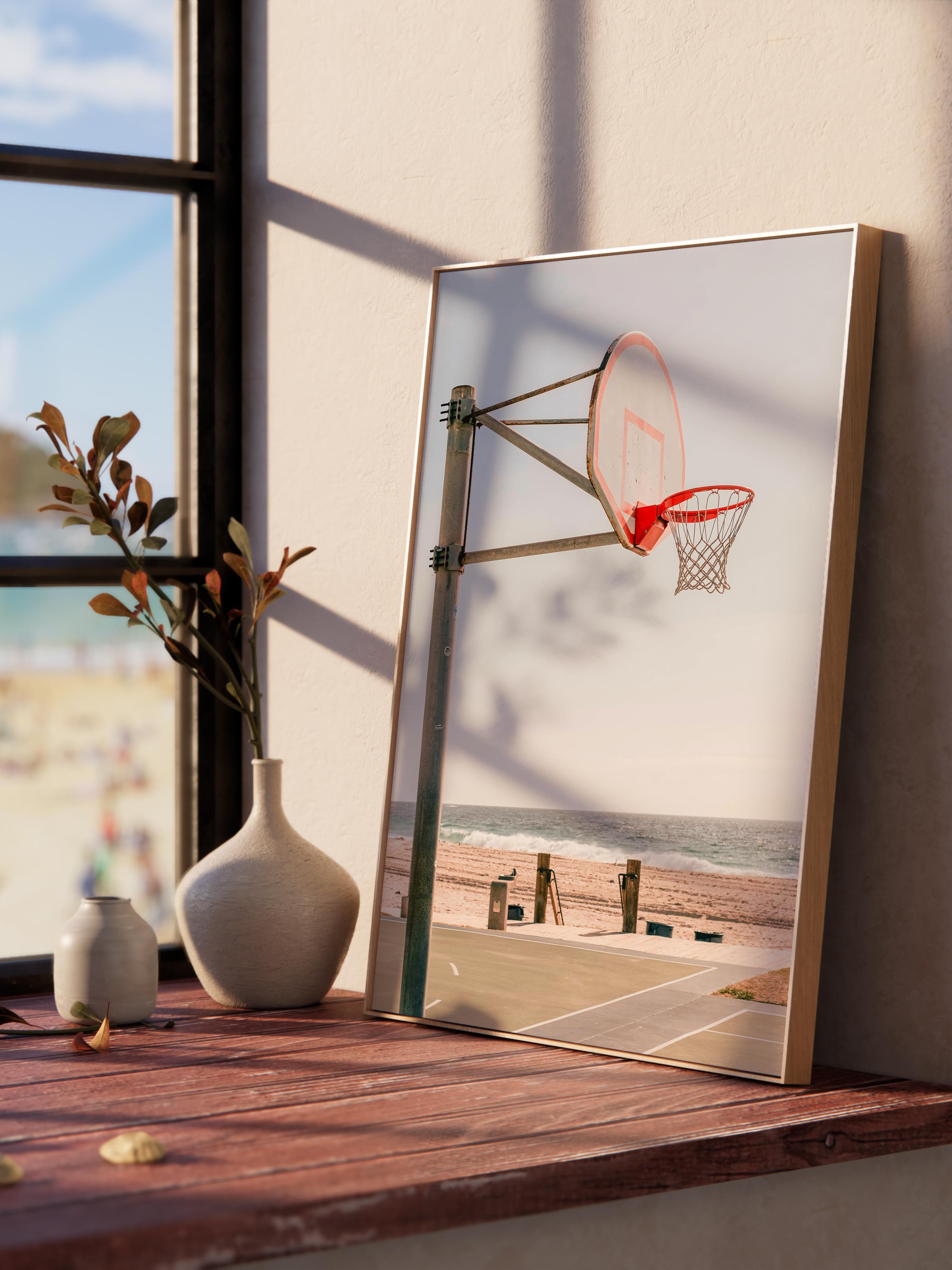 Çerçevesiz Poster, Yaz Temalı Tablo NO:34, Plajda Basketbol Potası Fotoğrafı, Gri Poster, Dikey