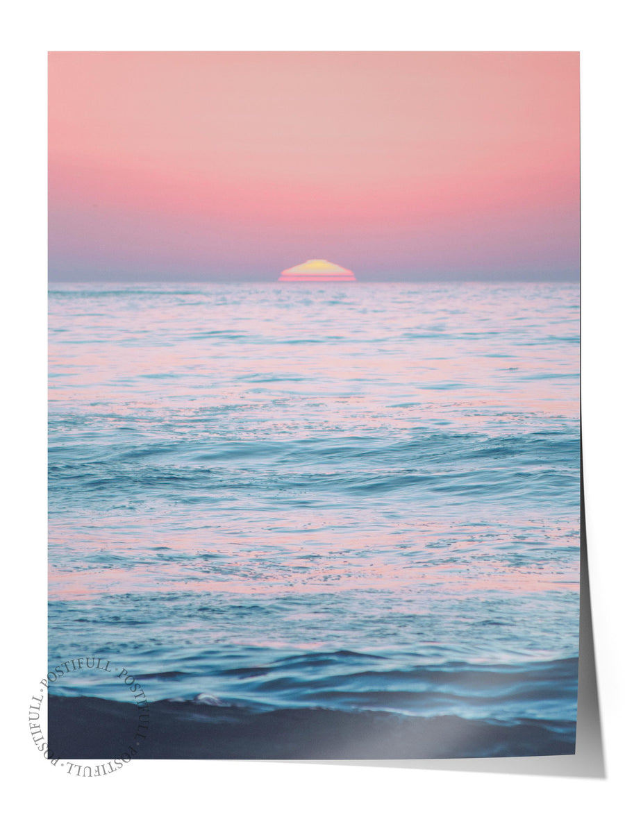 Pembe Gün Batımında Deniz Fotoğraf Çerçevesiz Poster
