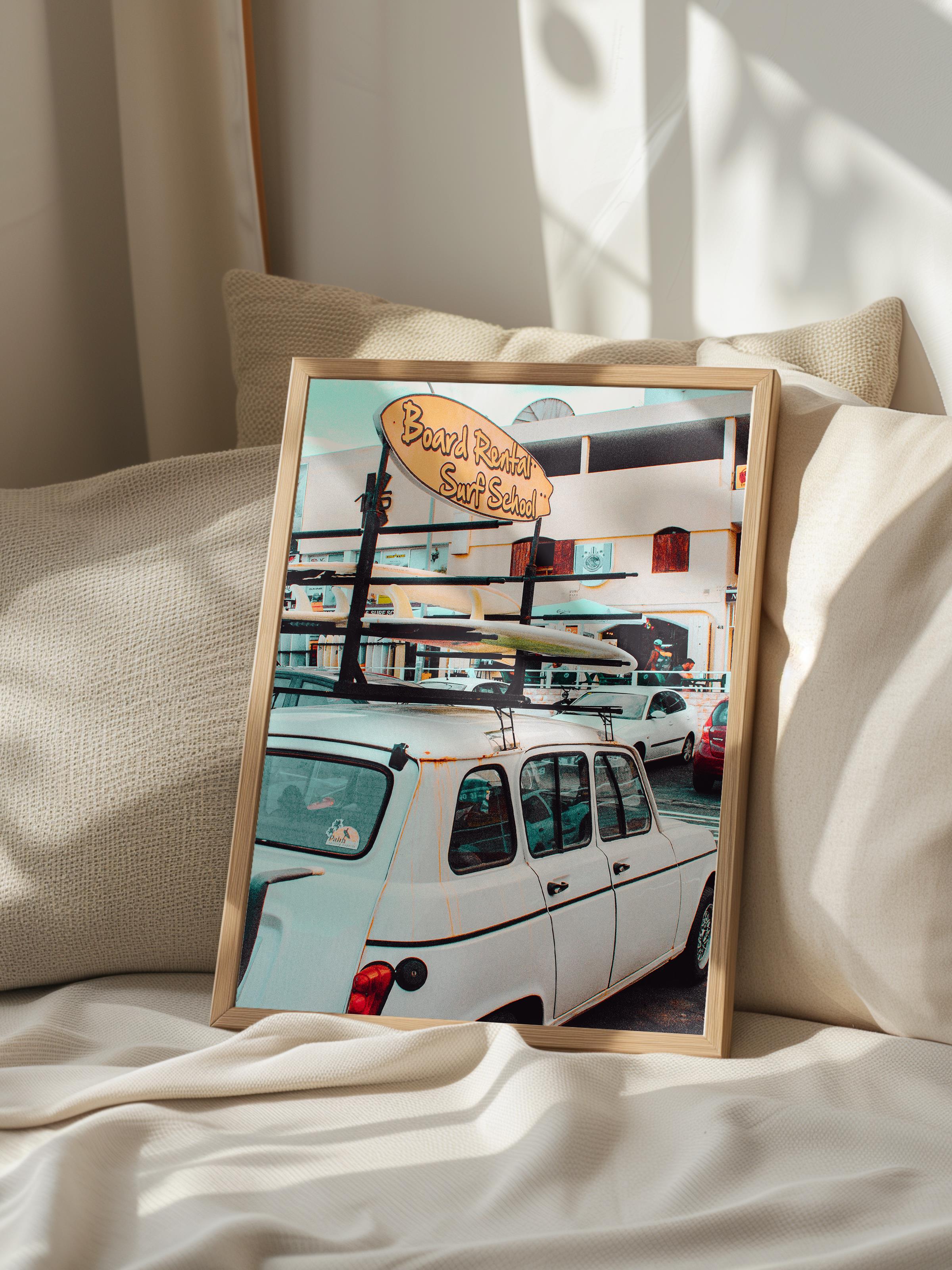 Çerçevesiz Poster, Yaz Temalı Tablo NO:74, Sörf Tahtaları ve Minibüs Fotoğrafı, Beyaz Poster, Dikey