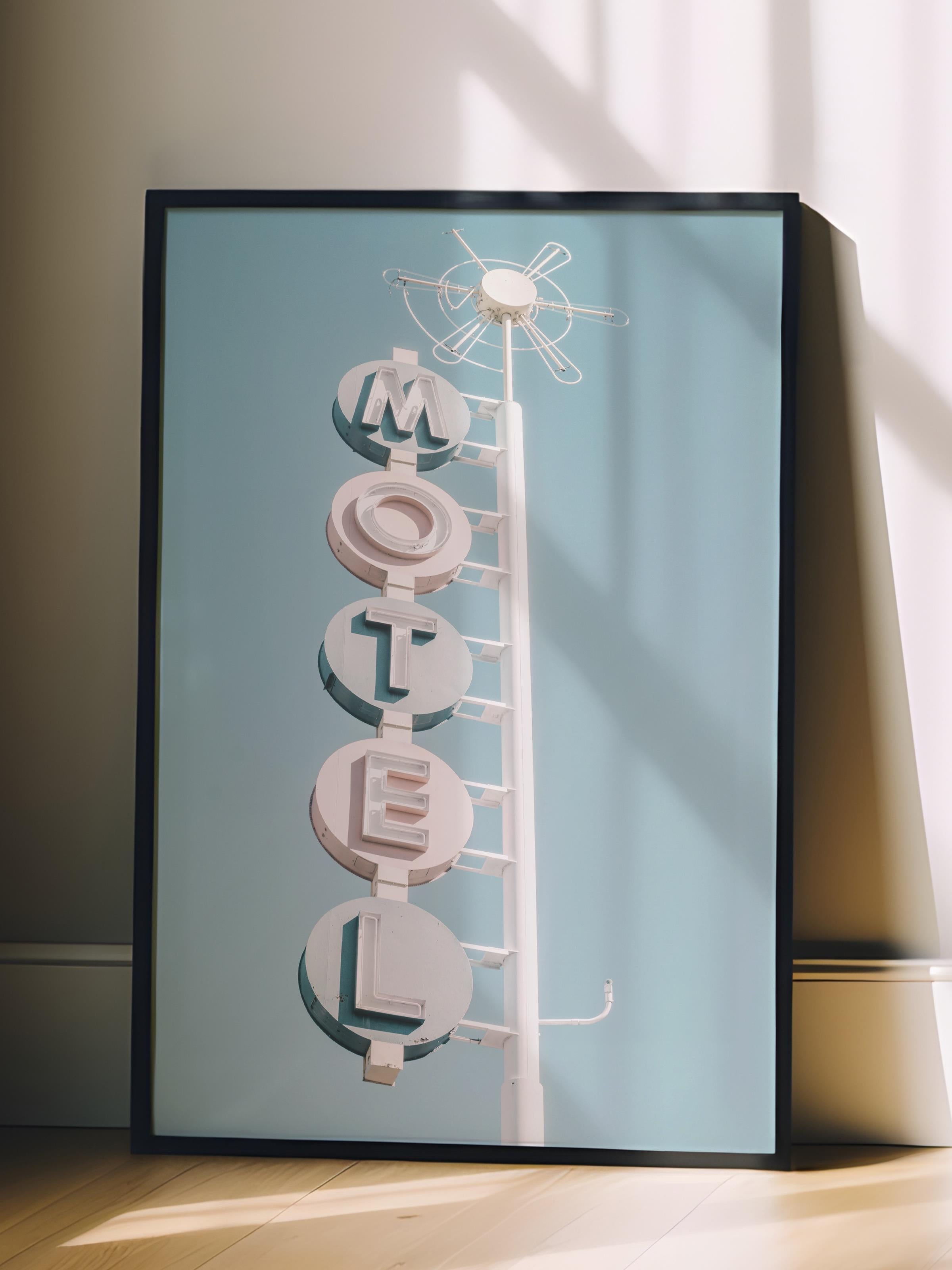 Çerçevesiz Poster, Yaz Temalı Tablo NO:83, Motel Tabelası Fotoğrafı, Beyaz Poster, Dikey