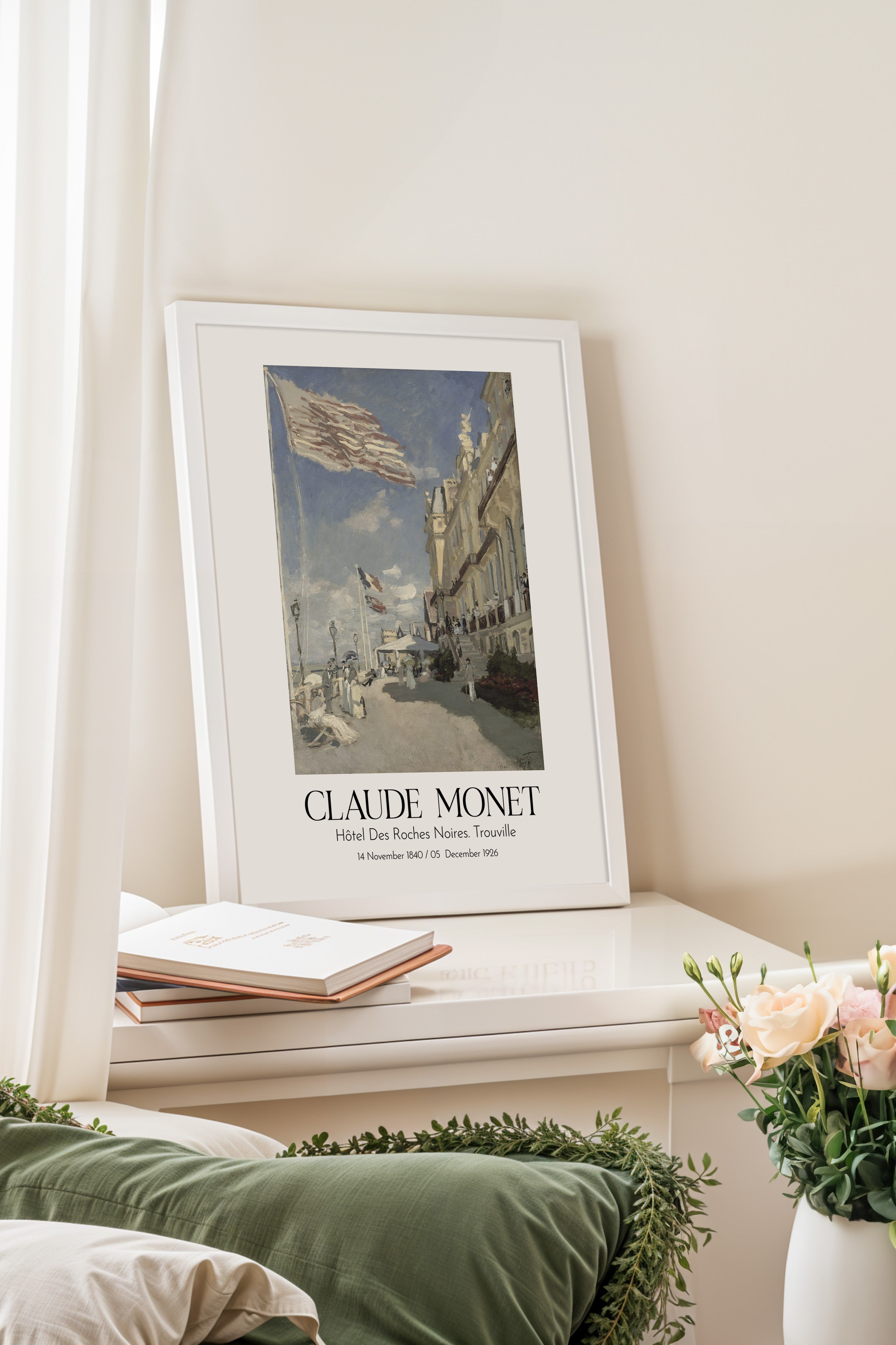 Claude Monet - Hôtel Des Roches Noires. Trouville, Beyaz Çerçeveli Tablo, Sanat Serisi NO:110310