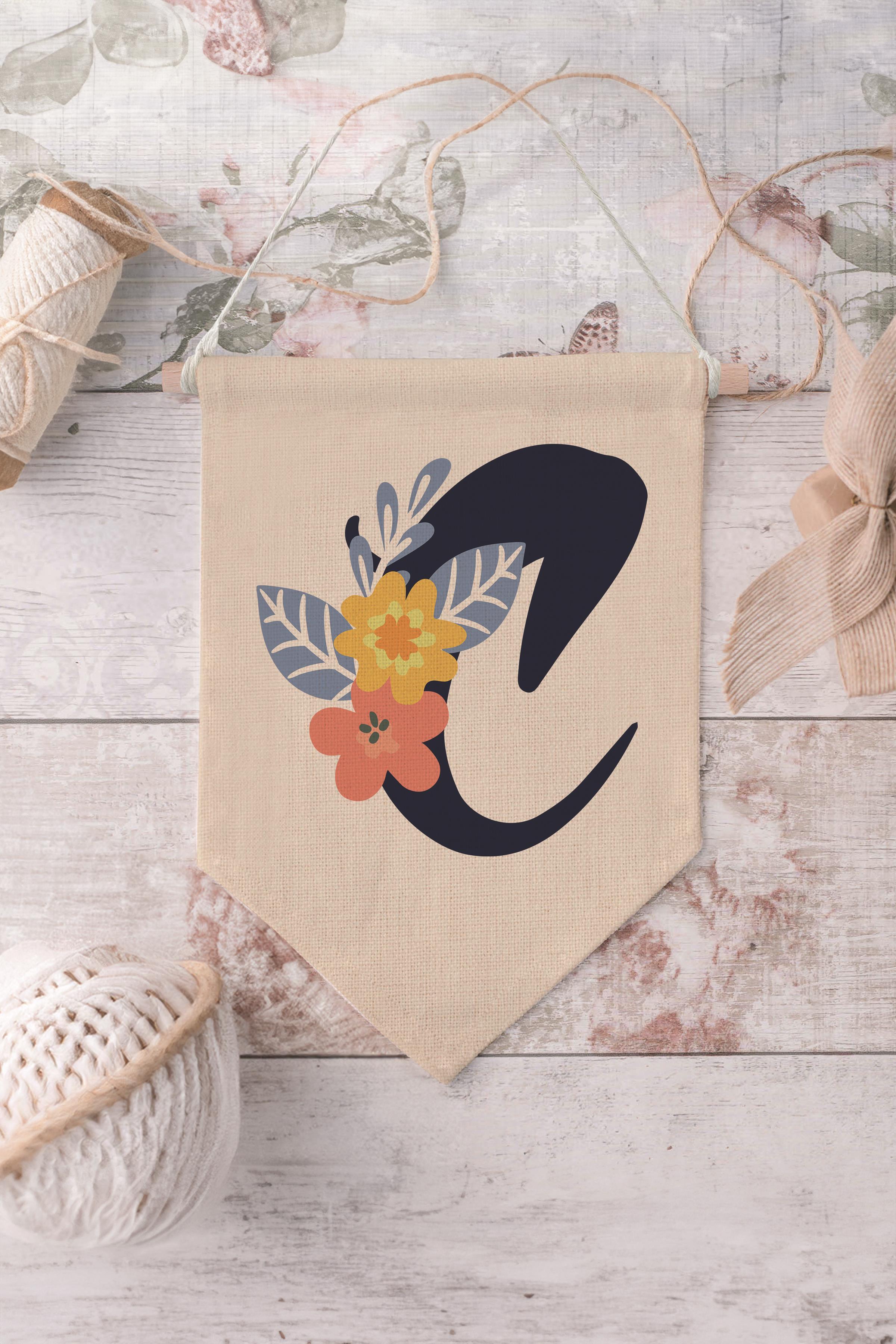 Çocuk Odası Dekor, Duvar Süsü, Ahşap Bebek Odası Dekor, Canvas Flama, Lacivert Çiçekli C Harfi