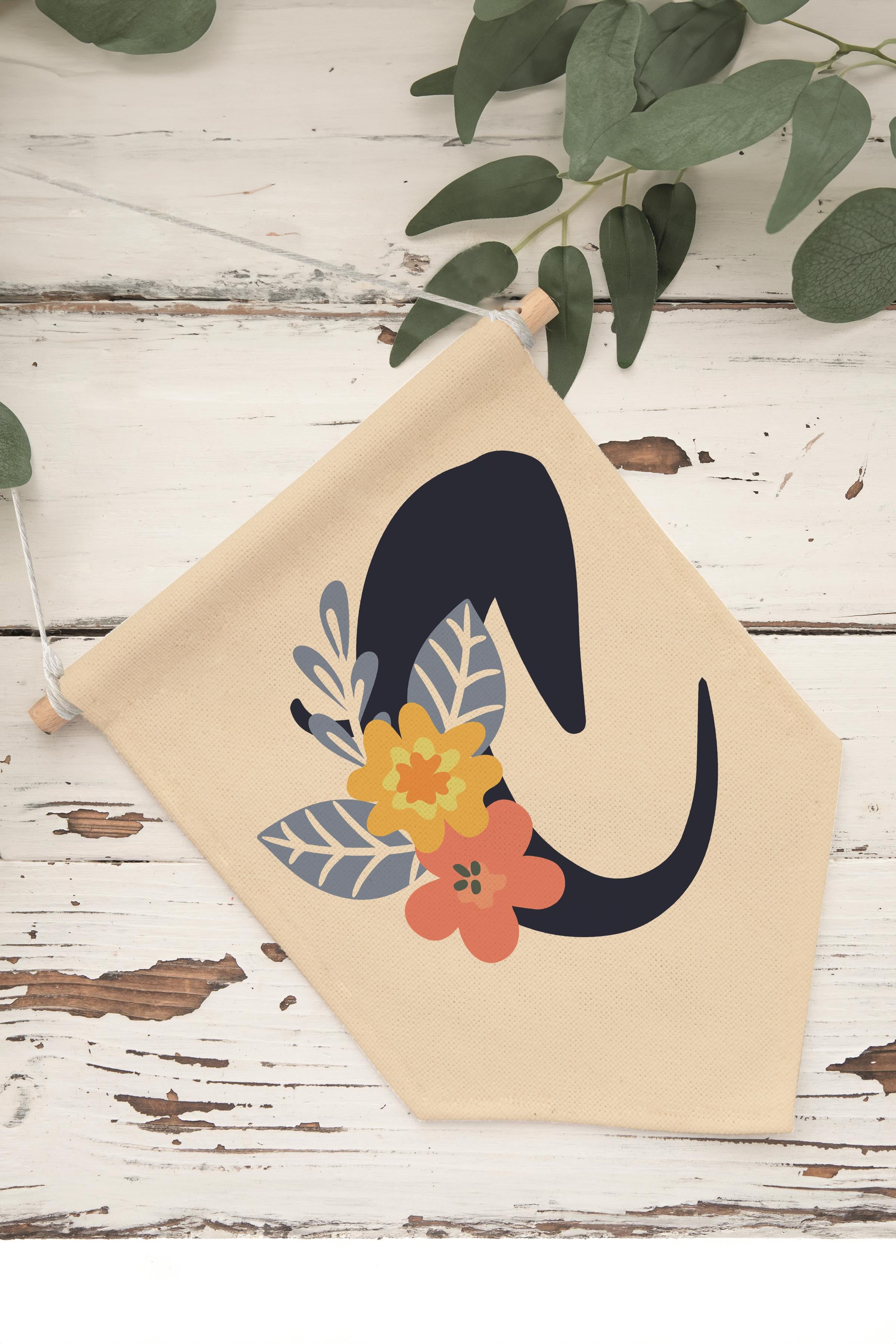 Çocuk Odası Dekor, Duvar Süsü, Ahşap Bebek Odası Dekor, Canvas Flama, Lacivert Çiçekli C Harfi