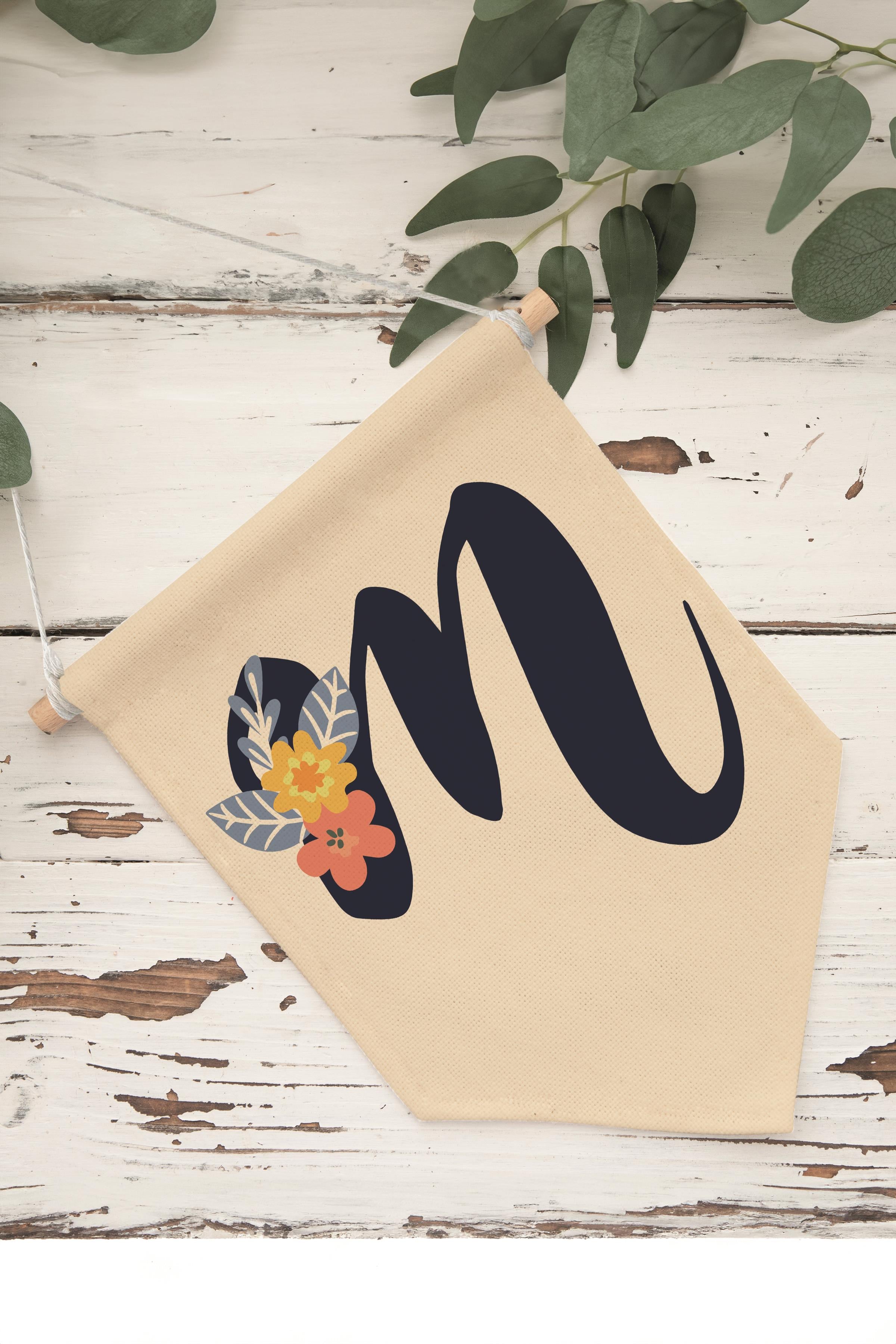 Çocuk Odası Dekor, Duvar Süsü, Ahşap Bebek Odası Dekor, Canvas Flama, Lacivert Çiçekli M Harfi